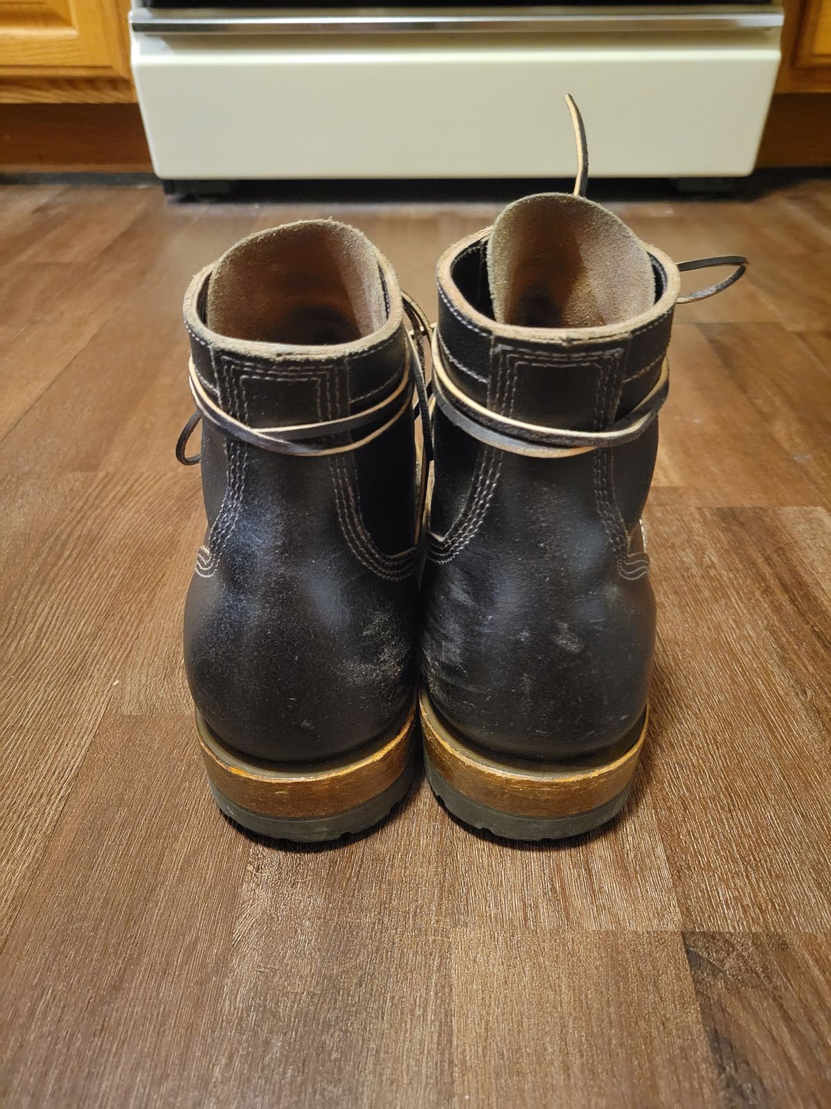 Photo by MagicBeardMan86 on November 4, 2023 of the White's MP-M1TC in Horween Black Waxed Flesh.