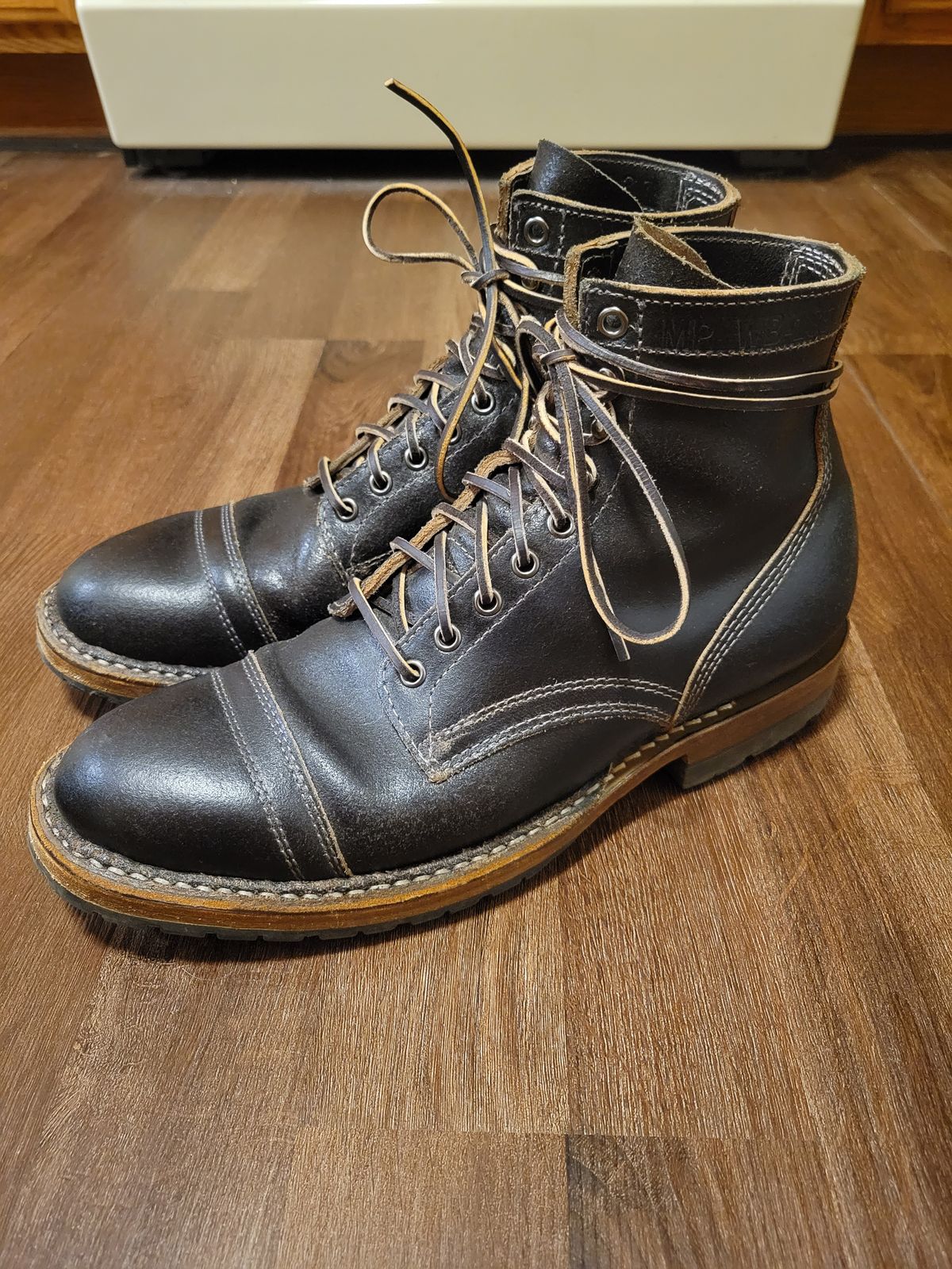 Photo by MagicBeardMan86 on November 4, 2023 of the White's MP-M1TC in Horween Black Waxed Flesh.