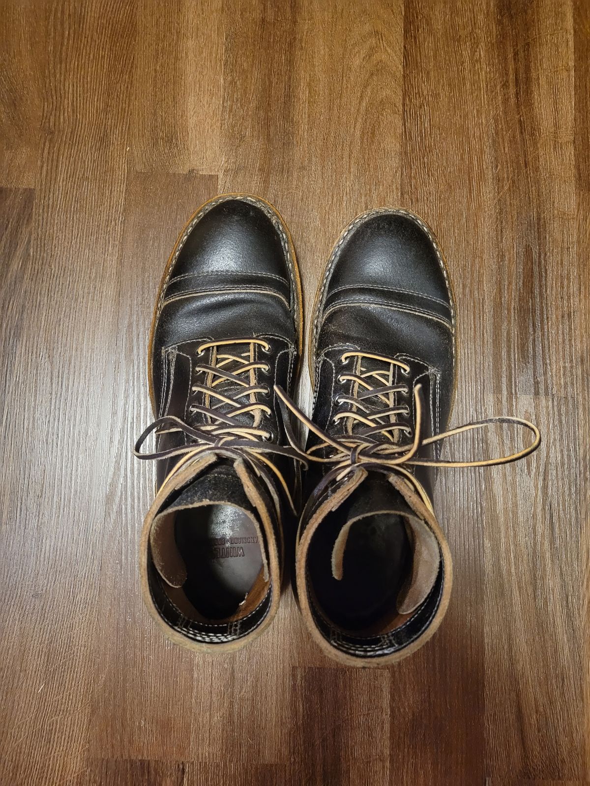Photo by MagicBeardMan86 on November 4, 2023 of the White's MP-M1TC in Horween Black Waxed Flesh.
