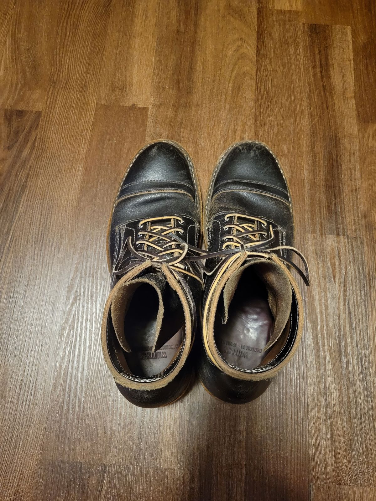 Photo by MagicBeardMan86 on December 2, 2023 of the White's MP-M1TC in Horween Black Waxed Flesh.