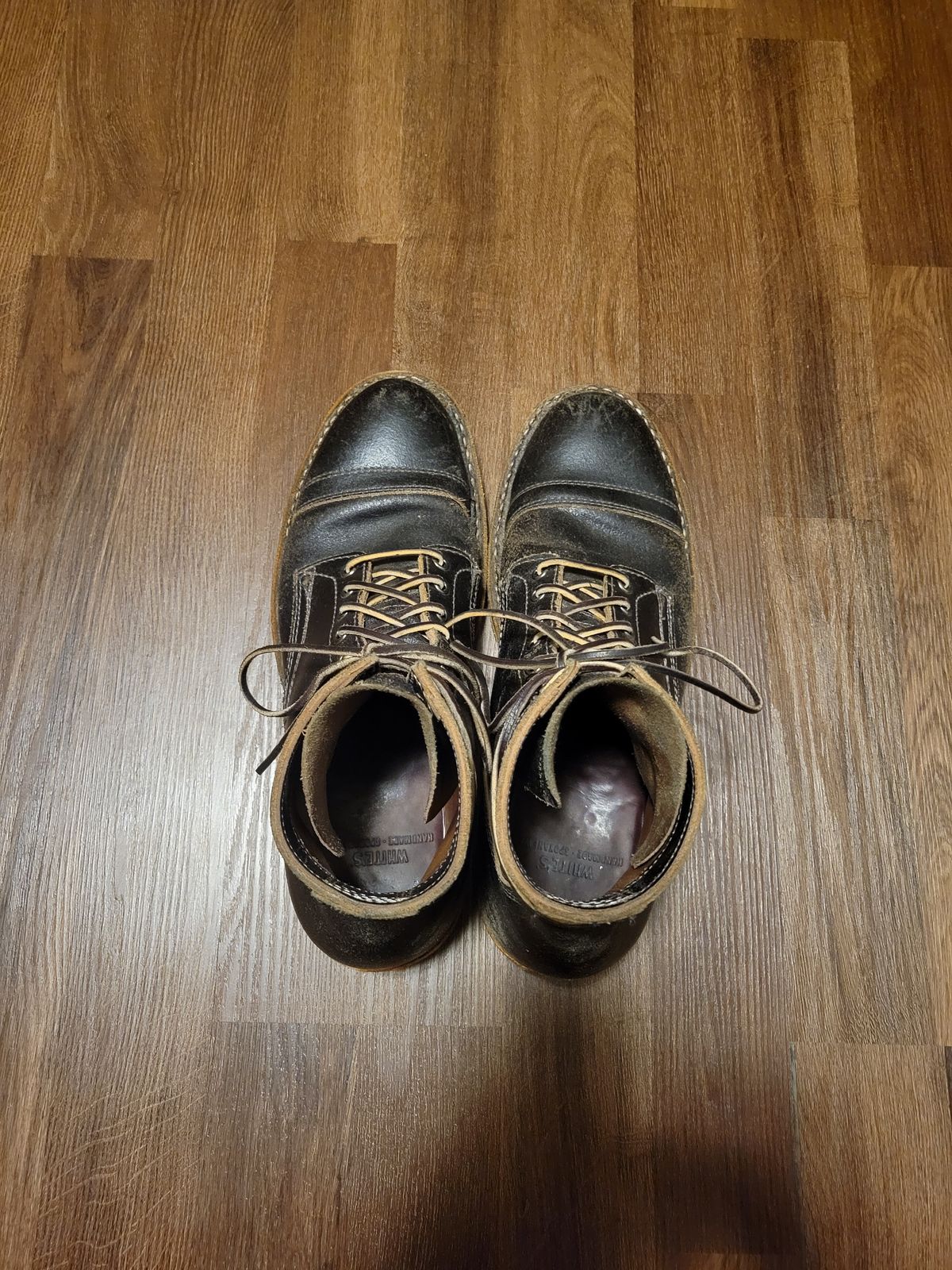 Photo by MagicBeardMan86 on January 3, 2024 of the White's MP-M1TC in Horween Black Waxed Flesh.