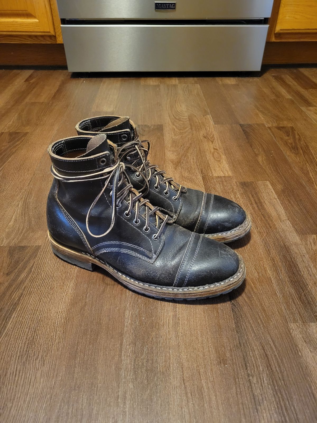 Photo by MagicBeardMan86 on February 5, 2024 of the White's MP-M1TC in Horween Black Waxed Flesh.