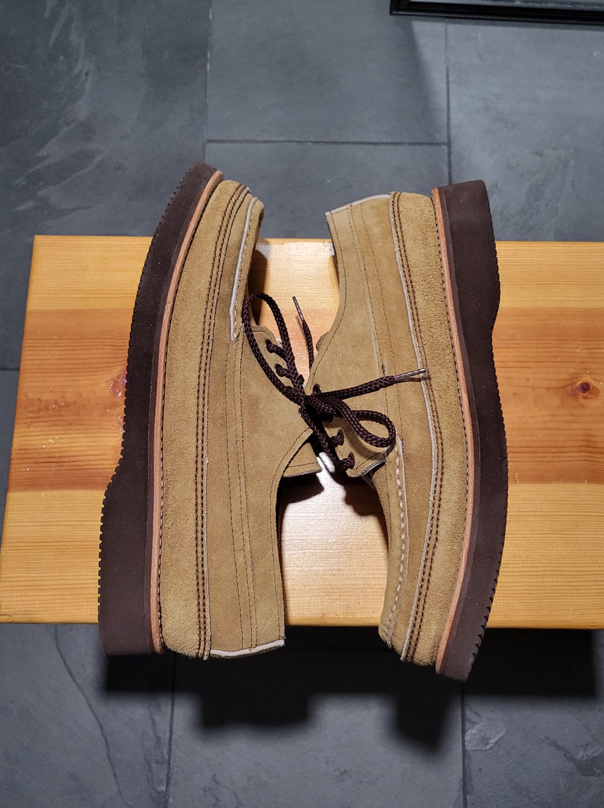 Photo by MagicBeardMan86 on October 6, 2024 of the Russell Moccasin Co. Fishing Oxford in Tan Laramie Suede.