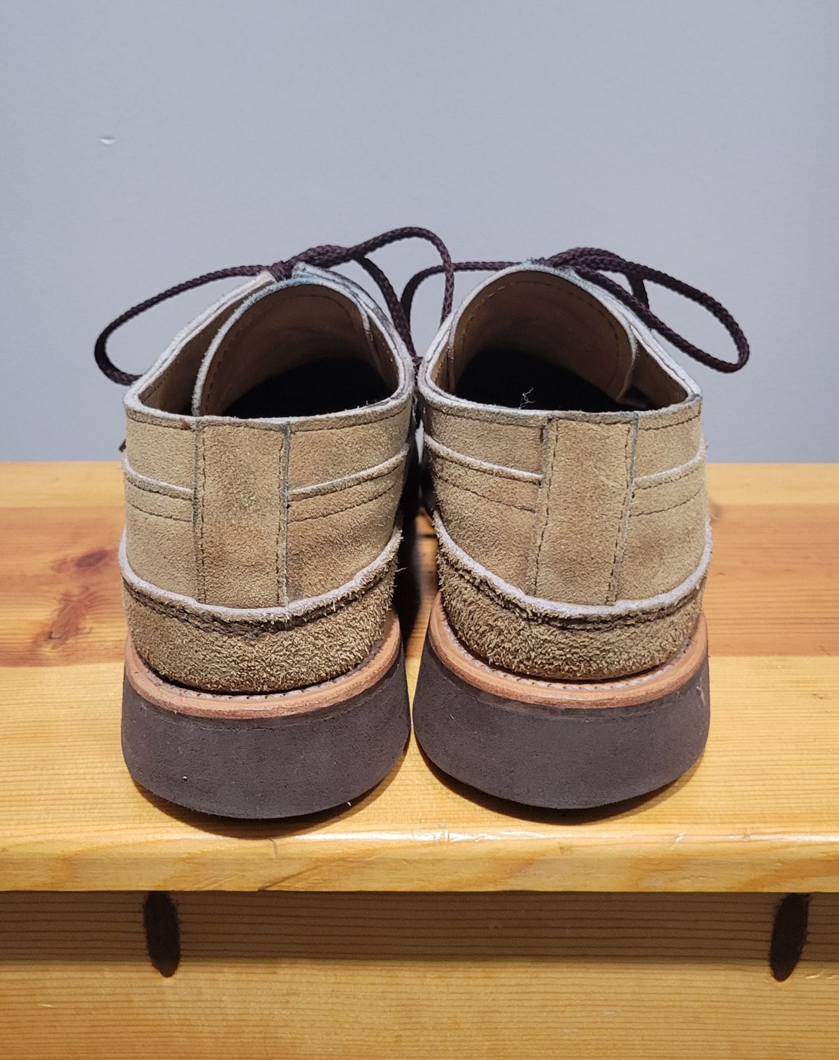 Photo by MagicBeardMan86 on November 5, 2024 of the Russell Moccasin Co. Fishing Oxford in Tan Laramie Suede.