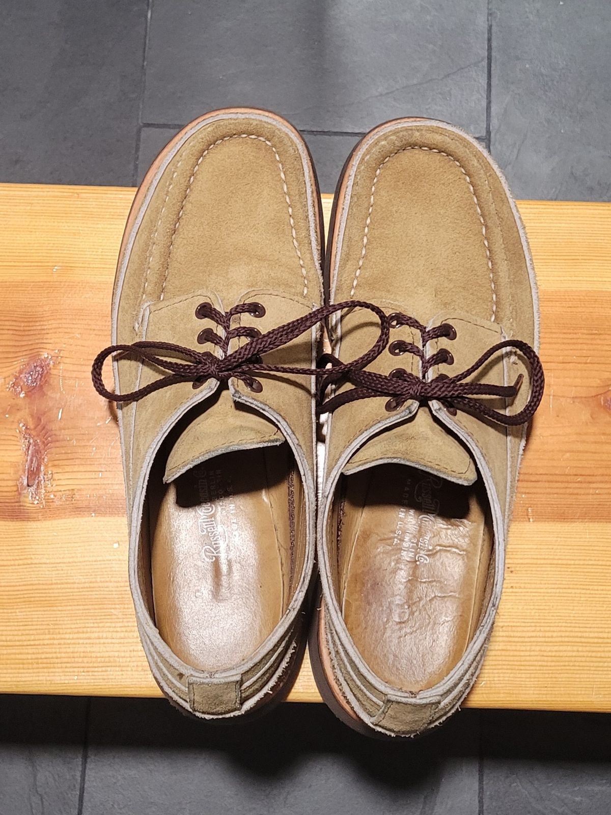 Photo by MagicBeardMan86 on December 5, 2024 of the Russell Moccasin Co. Fishing Oxford in Tan Laramie Suede.