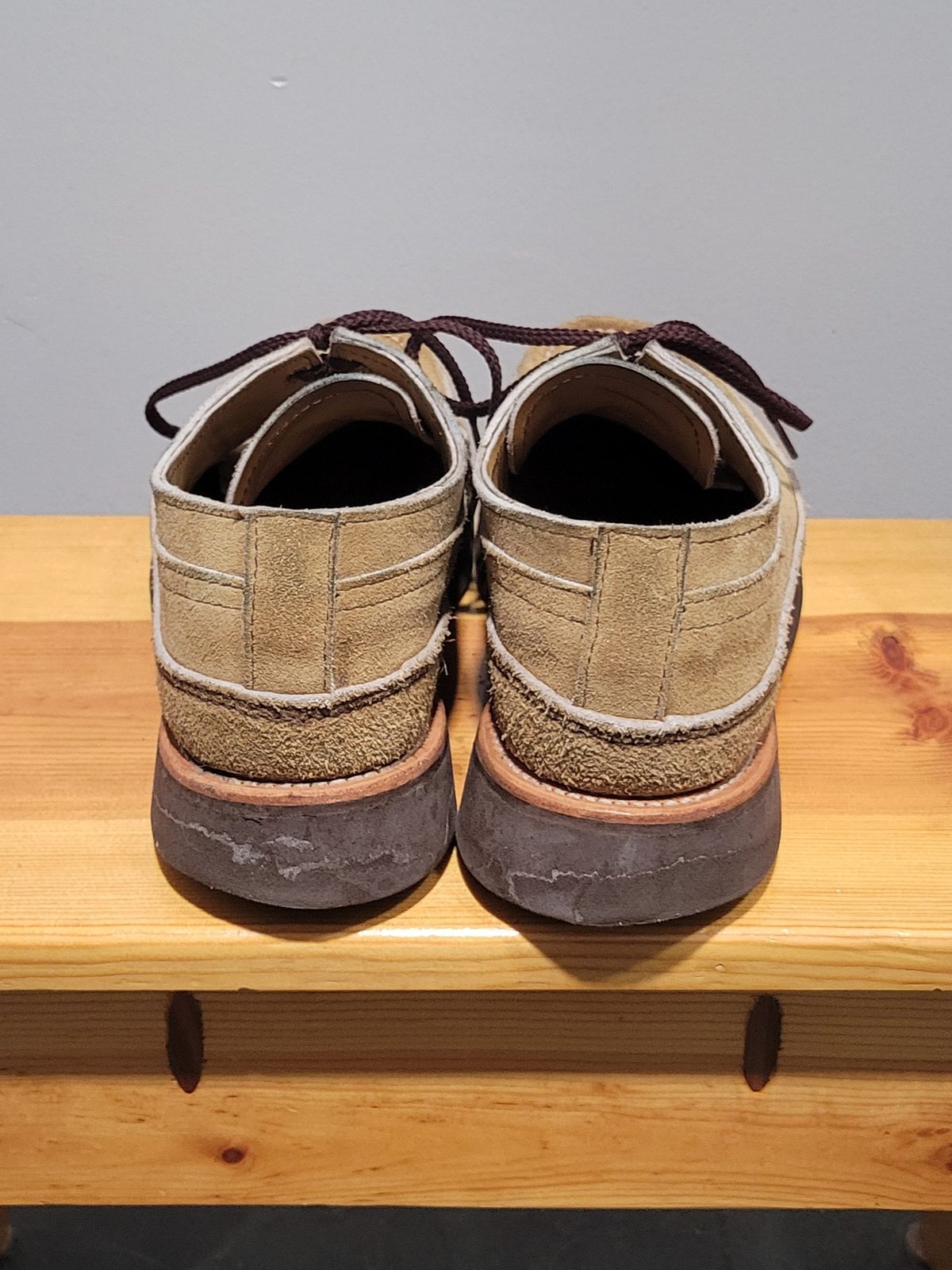 Photo by MagicBeardMan86 on February 4, 2025 of the Russell Moccasin Co. Fishing Oxford in Tan Laramie Suede.