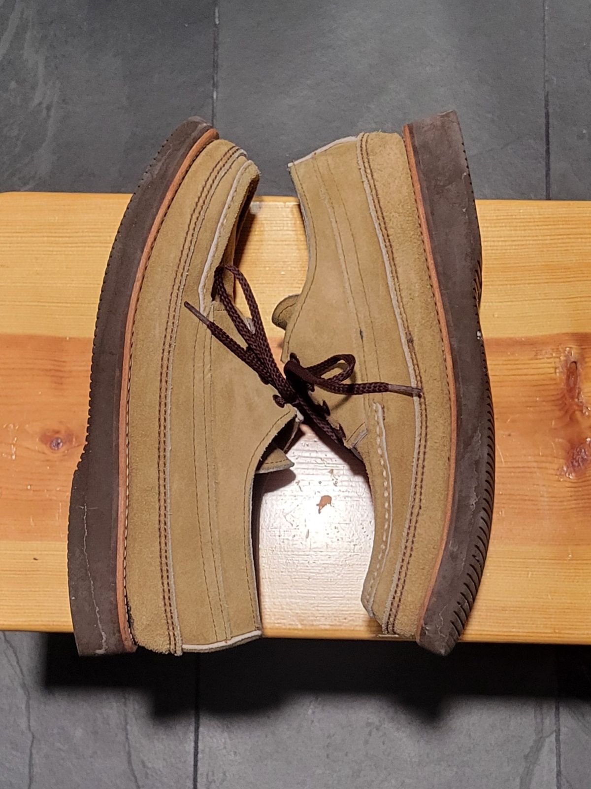 Photo by MagicBeardMan86 on February 4, 2025 of the Russell Moccasin Co. Fishing Oxford in Tan Laramie Suede.