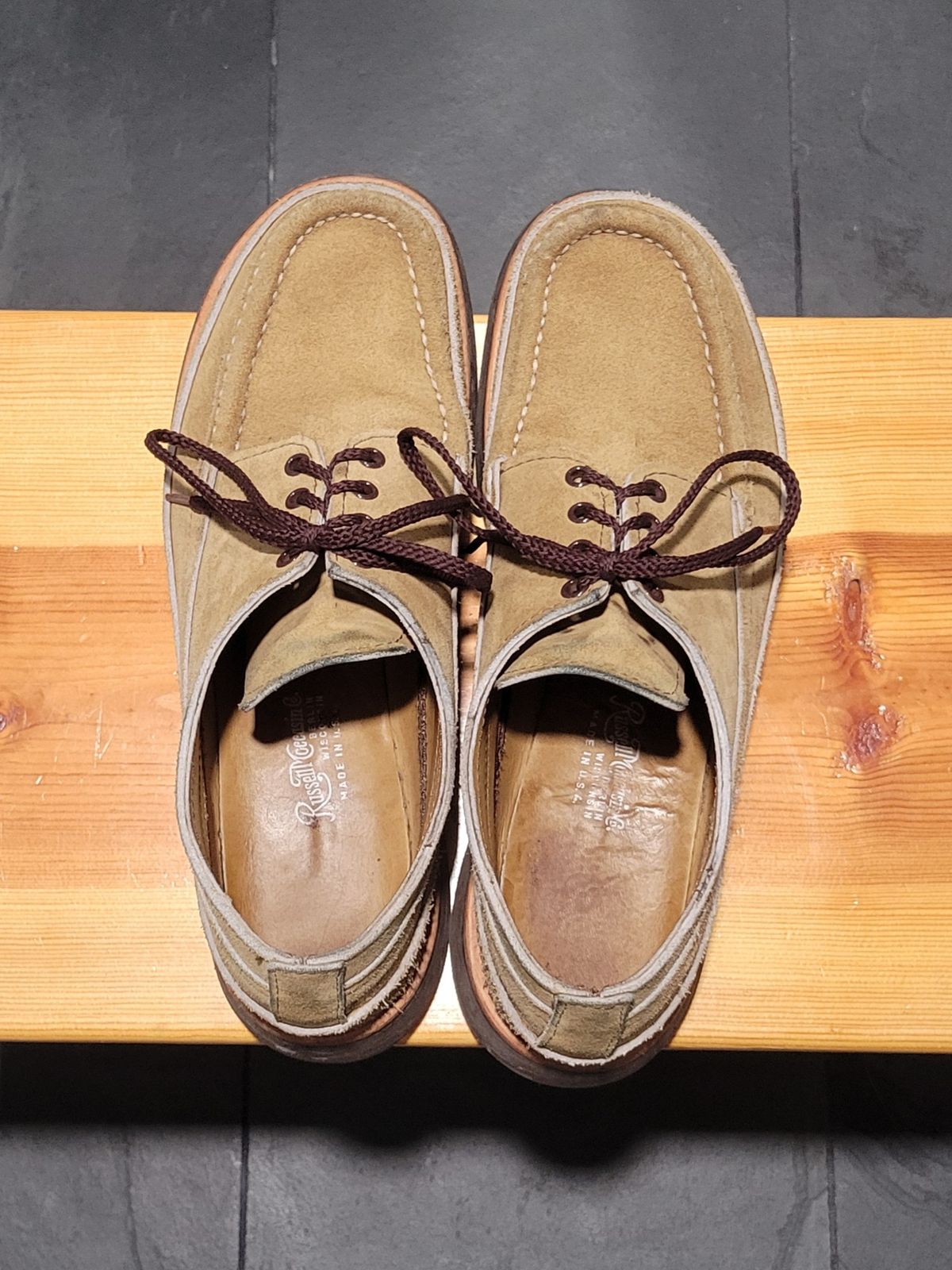Photo by MagicBeardMan86 on February 4, 2025 of the Russell Moccasin Co. Fishing Oxford in Tan Laramie Suede.