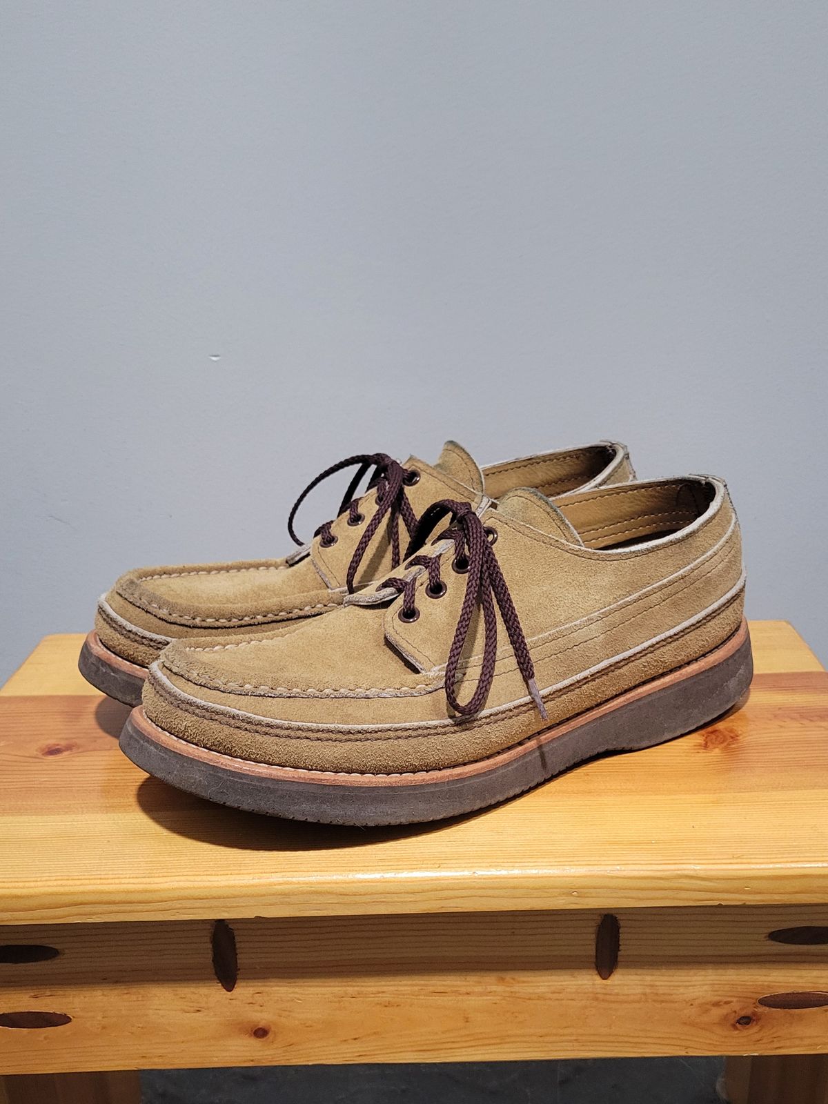 Photo by MagicBeardMan86 on March 5, 2025 of the Russell Moccasin Co. Fishing Oxford in Tan Laramie Suede.
