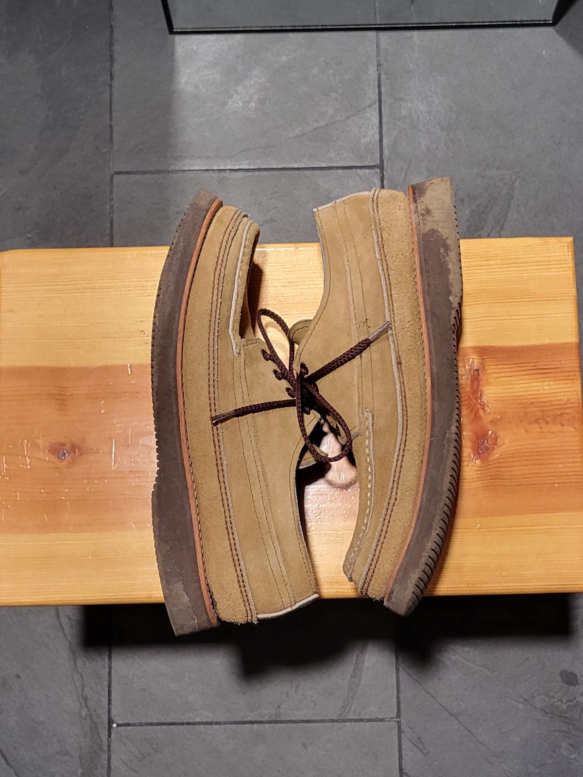 Photo by MagicBeardMan86 on March 5, 2025 of the Russell Moccasin Co. Fishing Oxford in Tan Laramie Suede.
