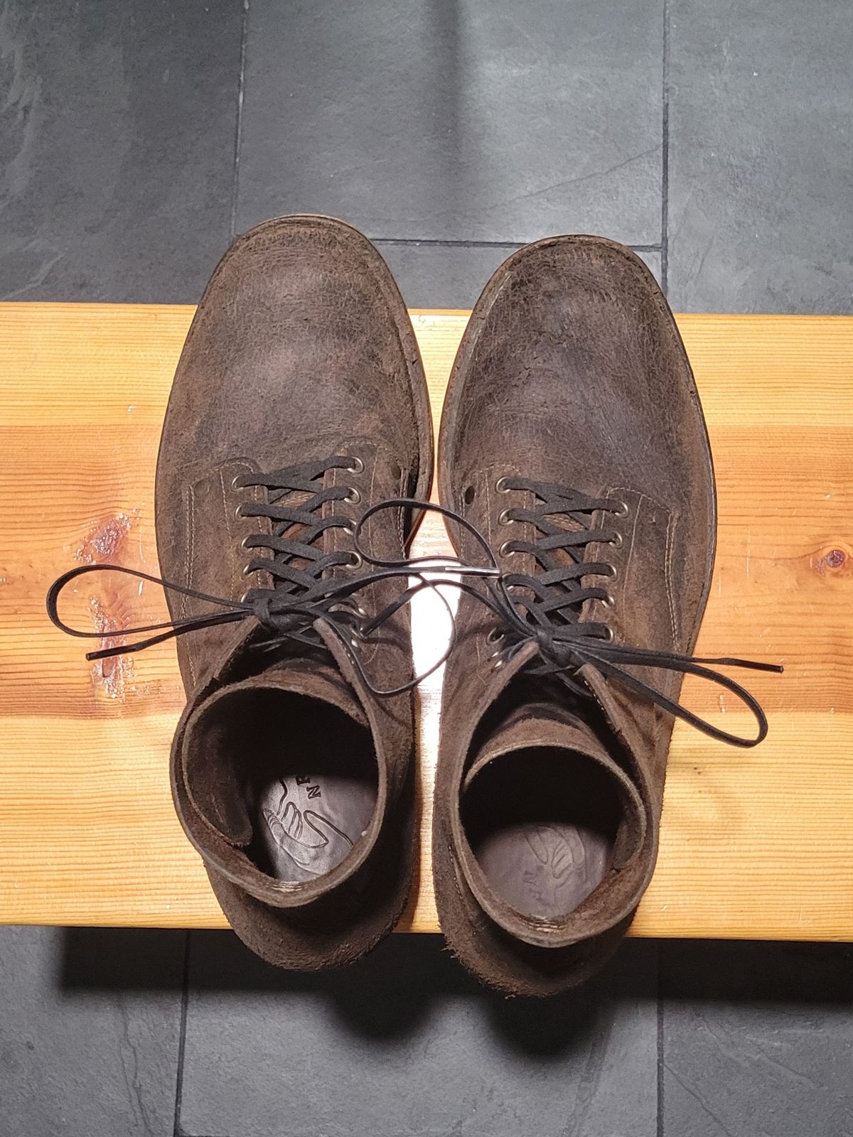 Photo by MagicBeardMan86 on December 5, 2024 of the NF Bootmaker Fritz Boot in C.F. Stead Stone Waxy Mohawk.