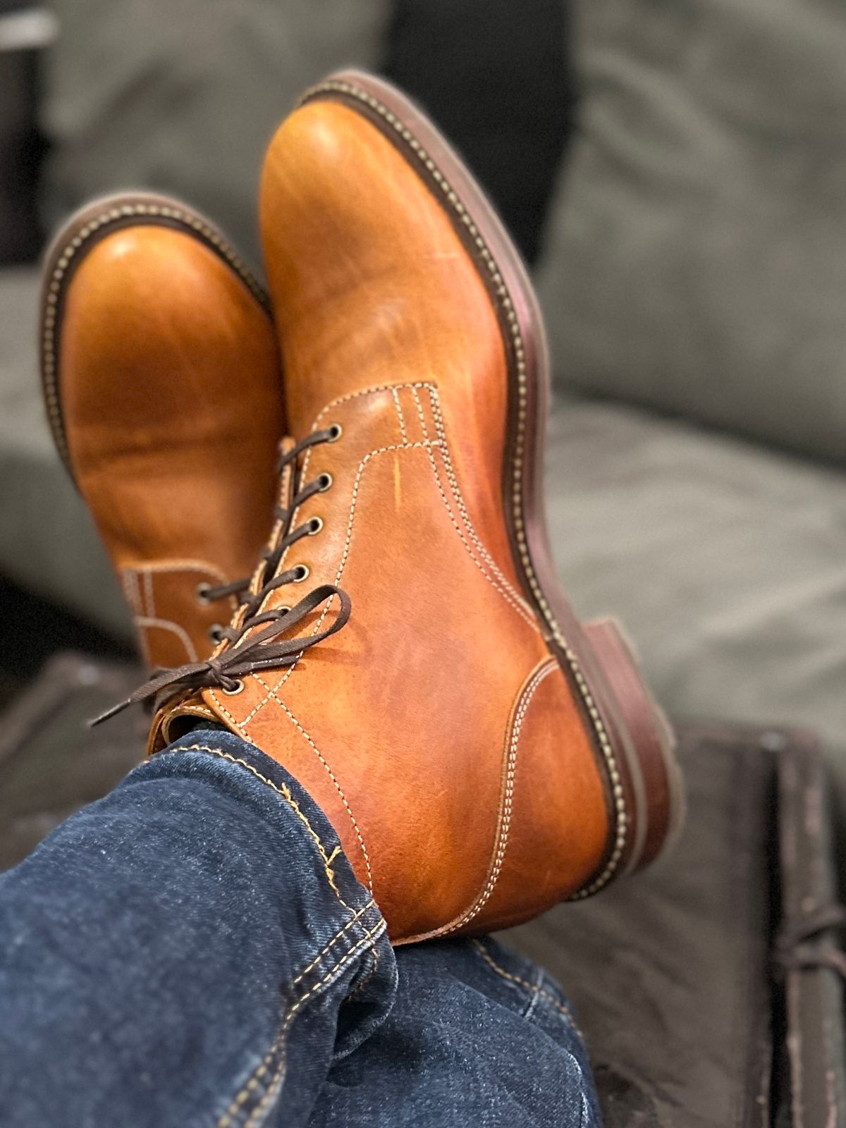 Photo by ChrisoftheW on February 23, 2023 of the Caswell Boot Company Lisbon in C.F. Stead Caramel Classic Oiled Shoulder.