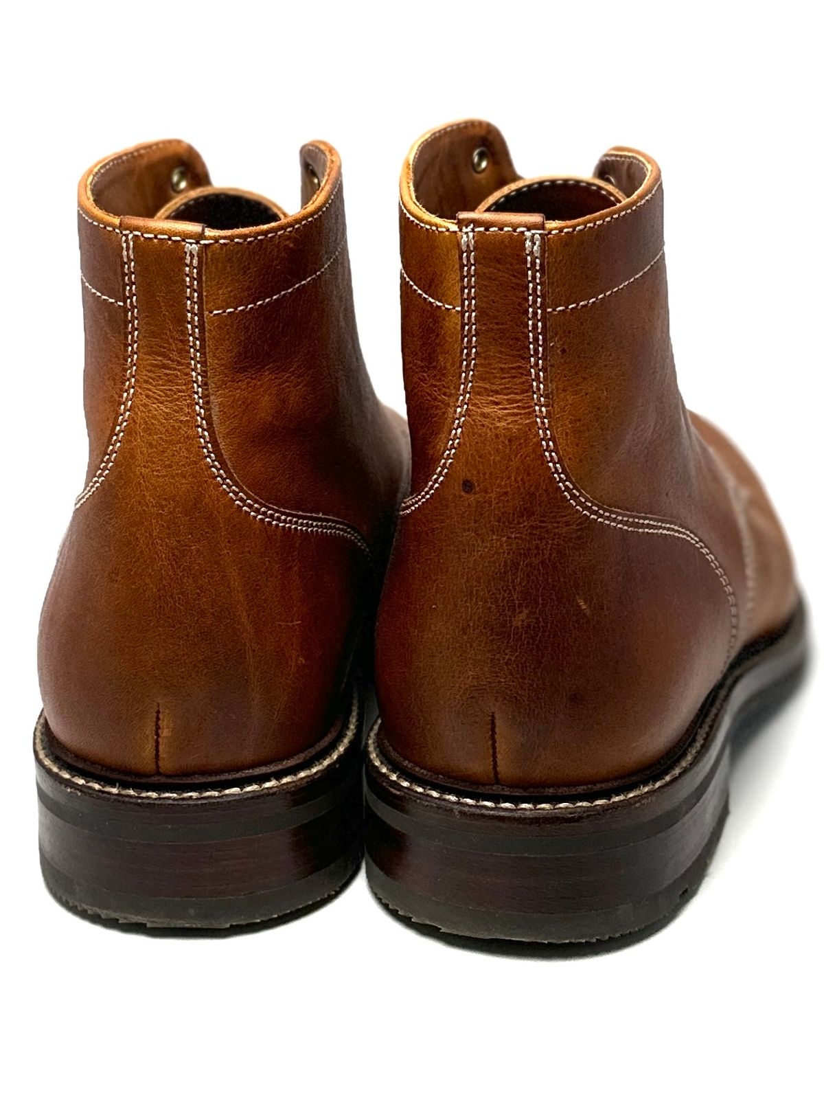 Photo by ChrisoftheW on August 11, 2023 of the Caswell Boot Company Lisbon in C.F. Stead Caramel Classic Oiled Shoulder.