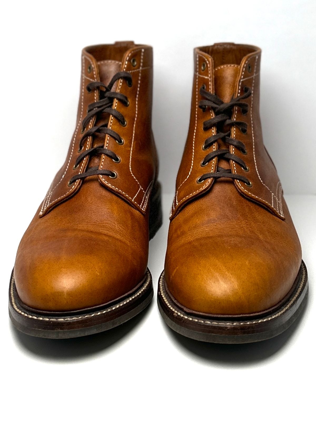 Photo by ChrisoftheW on August 11, 2023 of the Caswell Boot Company Lisbon in C.F. Stead Caramel Classic Oiled Shoulder.