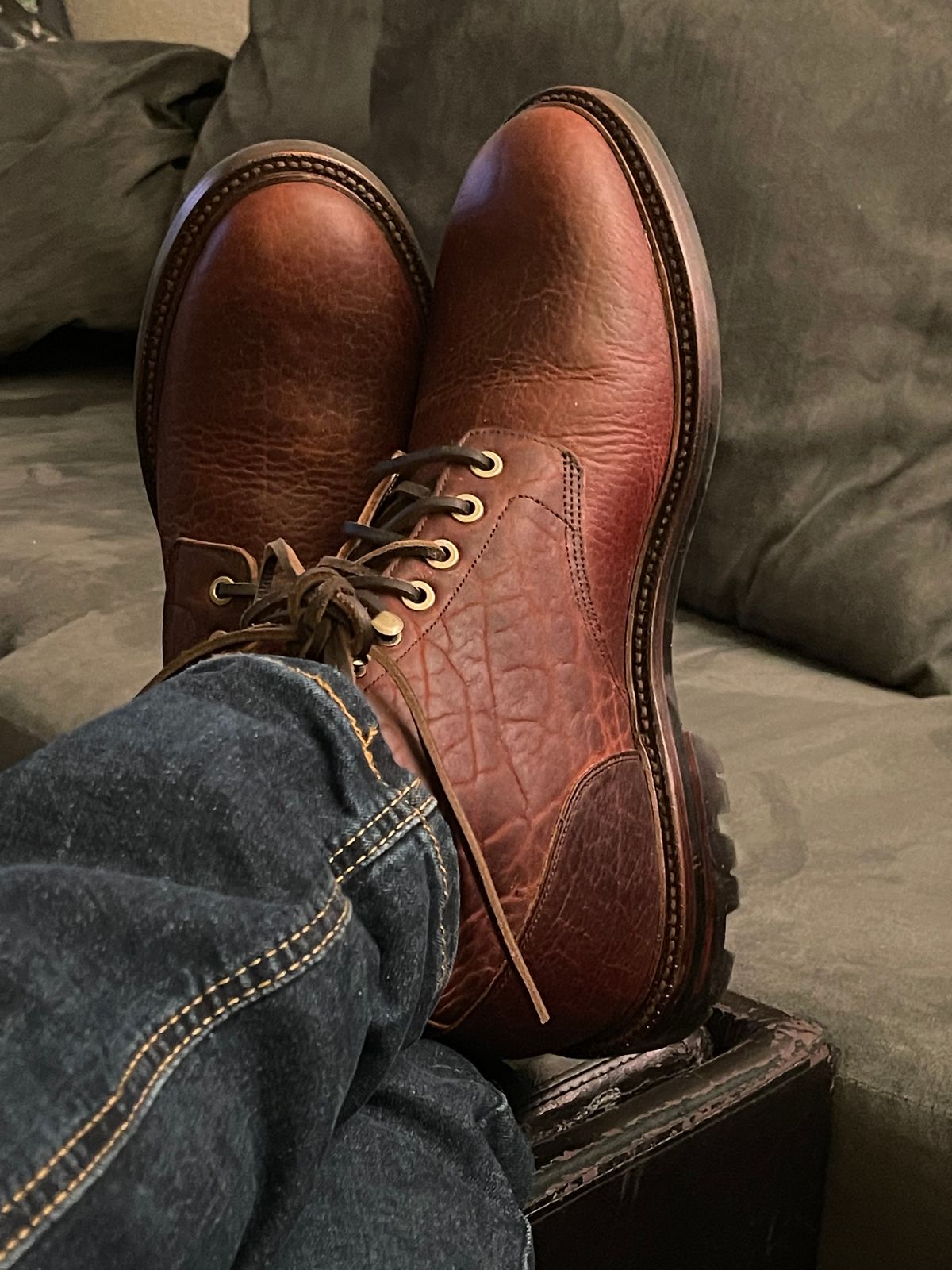 Photo by ChrisoftheW on January 5, 2023 of the Grant Stone Diesel Boot in Seidel Walnut Bison.
