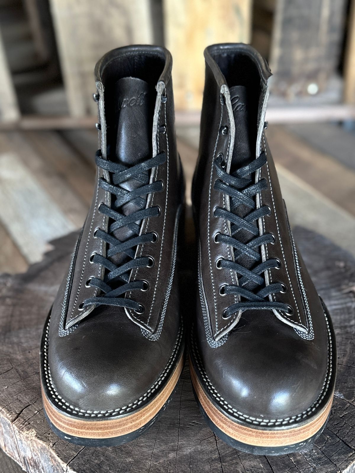 Photo by ChrisoftheW on October 5, 2025 of the Caswell Boot Company Carver in Maryam Graphite TPR Horsebutt.