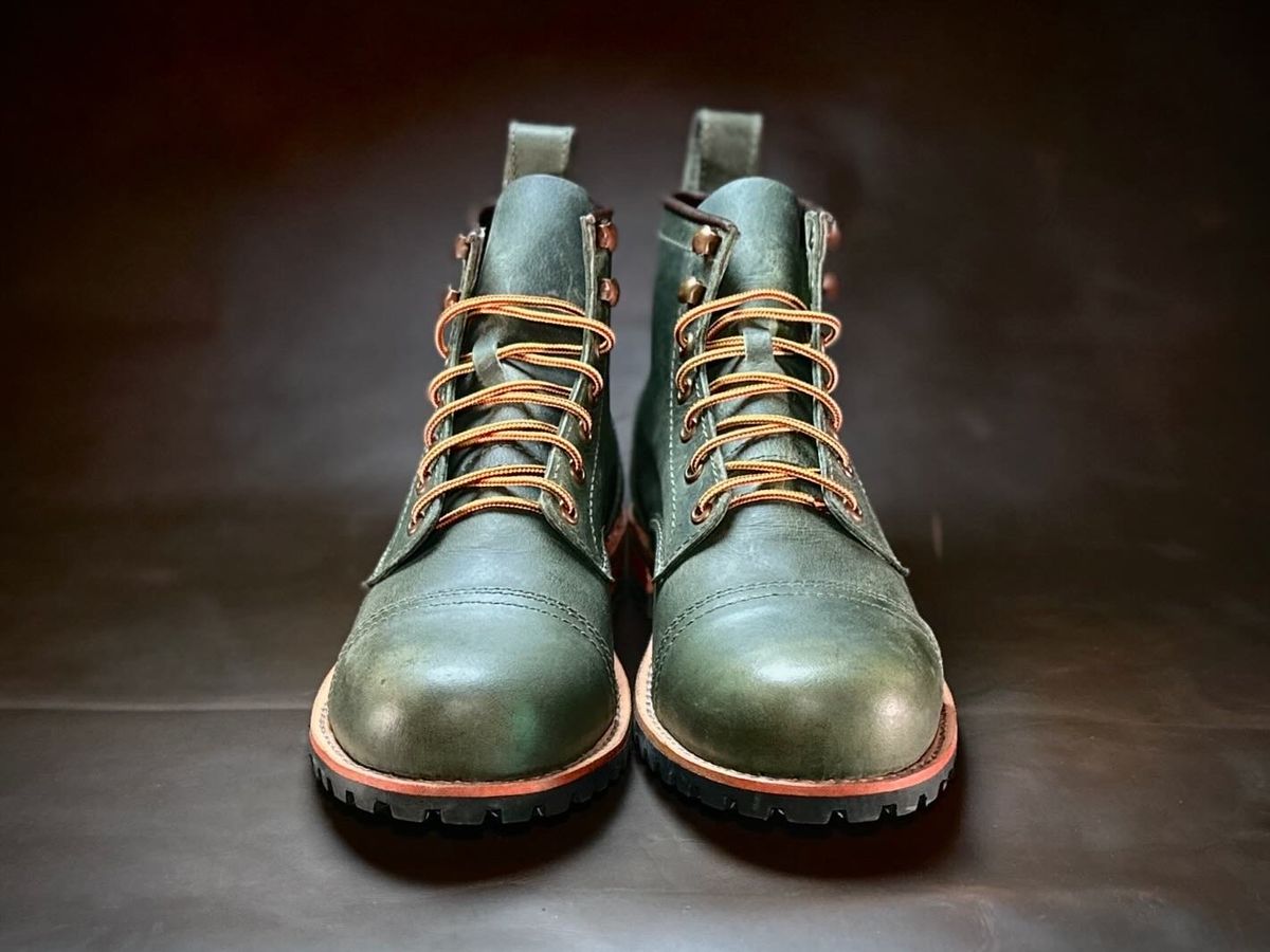 Photo by ChrisoftheW on September 25, 2024 of the Craft & Glory Ranger in Vintage Green Waxed Full Grain Water Buffalo.