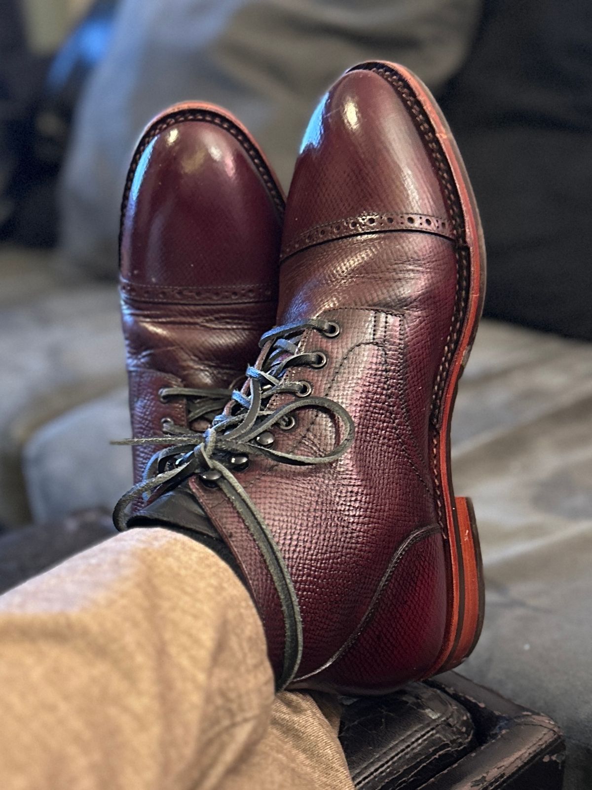 Photo by ChrisoftheW on December 26, 2023 of the Blkbrd Shoemaker Luchador Service Boot in Horween Dark Burgundy Pioneer Reindeer.