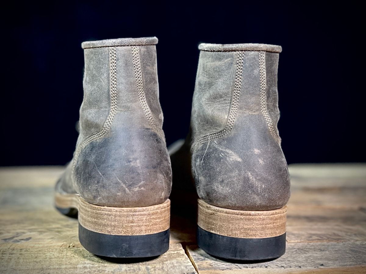 Photo by ChrisoftheW on January 6, 2025 of the Caswell Boot Company Carver in Gallun Charcoal Teton Stag.