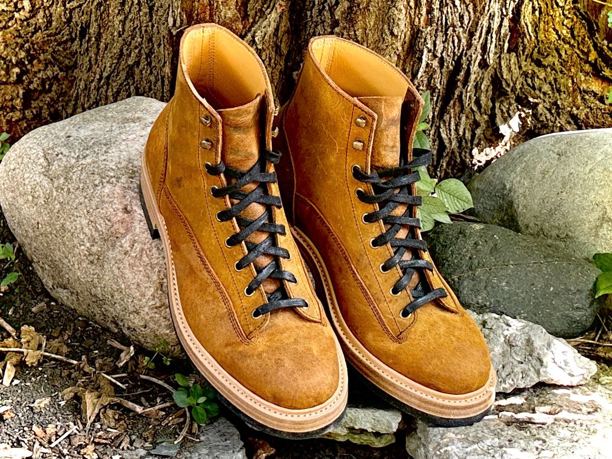 Photo by ChrisoftheW on September 5, 2024 of the Caswell Boot Company Carver in Gallun Sand Wild Boar.