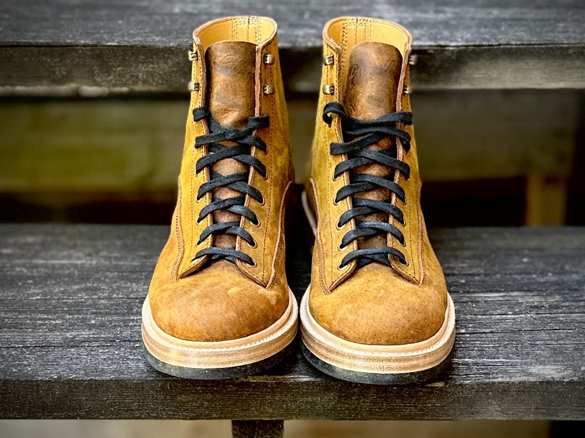 Photo by ChrisoftheW on September 5, 2024 of the Caswell Boot Company Carver in Gallun Sand Wild Boar.