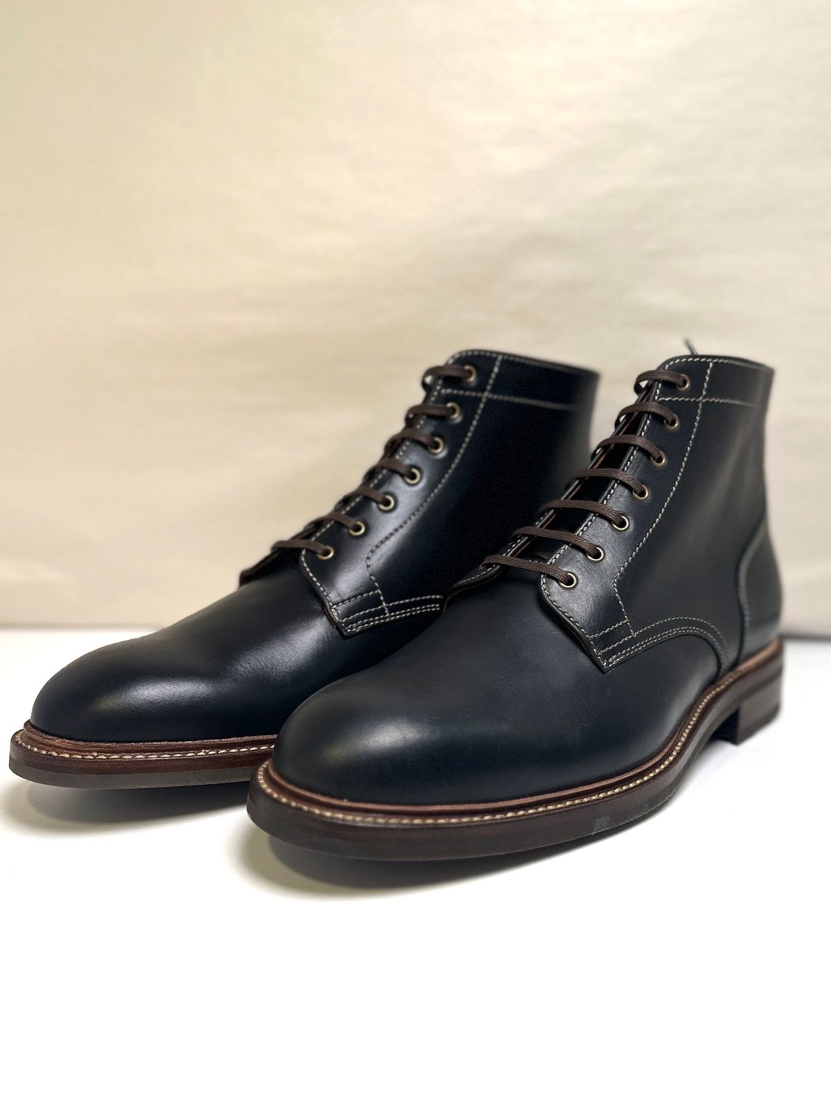 Photo by ChrisoftheW on February 15, 2023 of the Caswell Boot Company Lisbon in Horween Black Chromexcel.