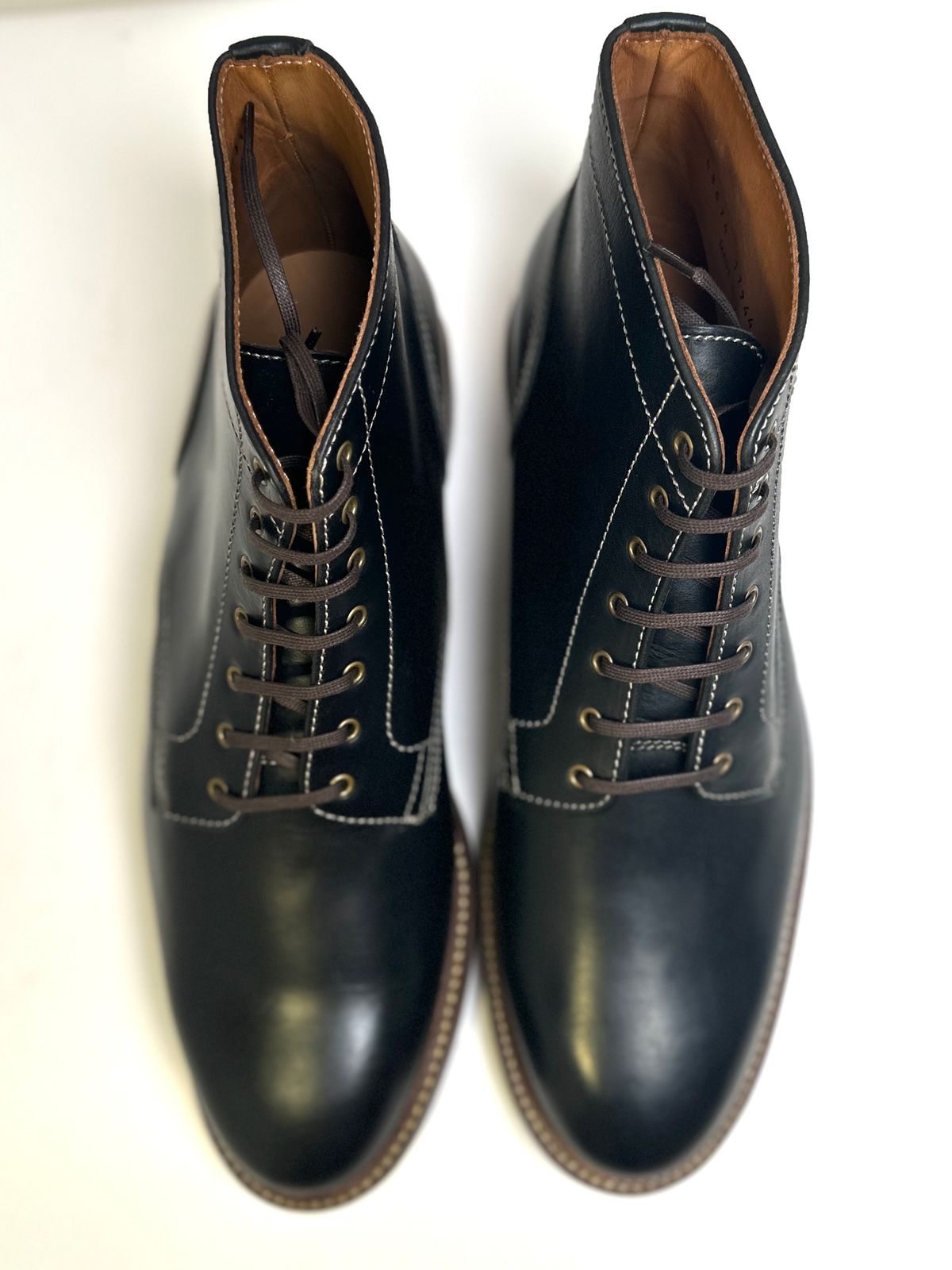 Photo by ChrisoftheW on February 15, 2023 of the Caswell Boot Company Lisbon in Horween Black Chromexcel.