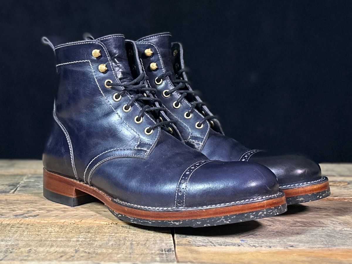 Photo by ChrisoftheW on January 6, 2025 of the Blkbrd Shoemaker Luchador-Z in Maryam Dark Blue TPR Horsebutt.