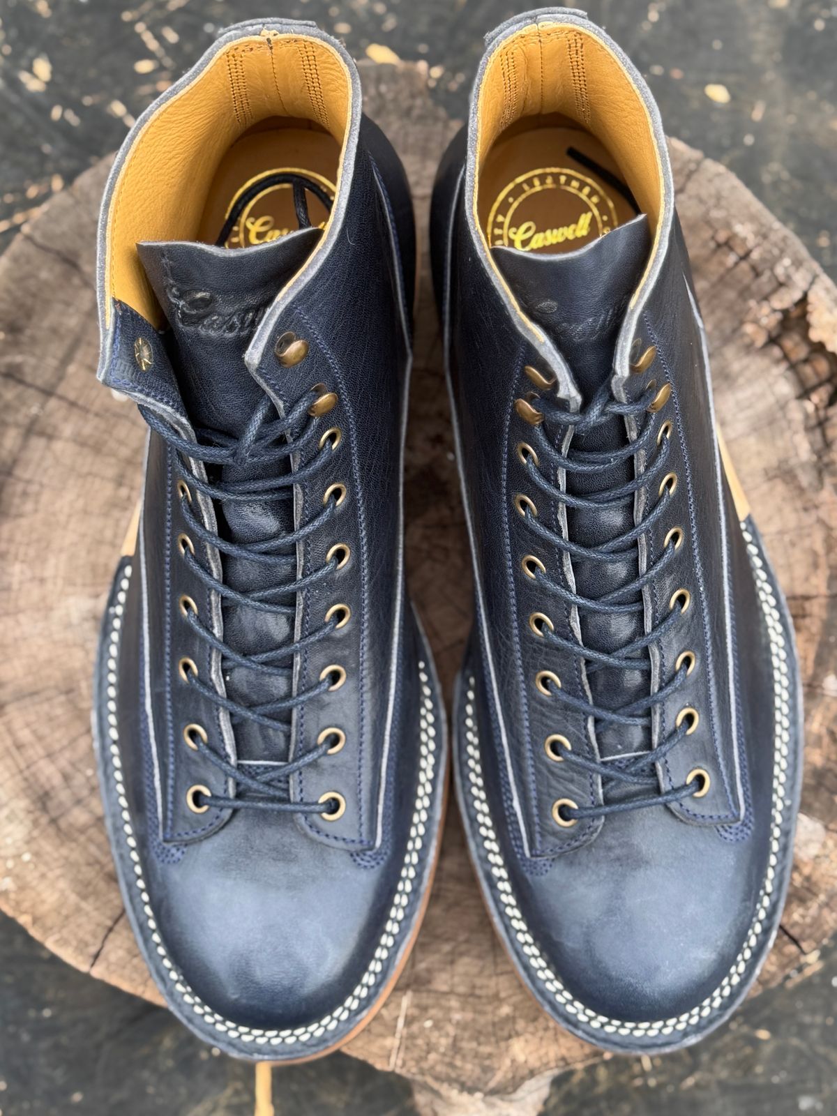 Photo by ChrisoftheW on March 24, 2026 of the Caswell Boot Company Carver in Horween Navy Aspen Horsefront.