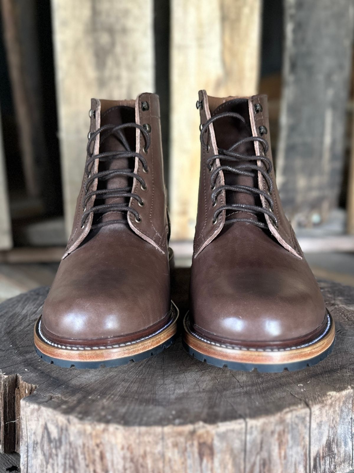 Photo by ChrisoftheW on October 5, 2025 of the Caswell Boot Company Lisbon in Maryam 1071 Horsebutt.