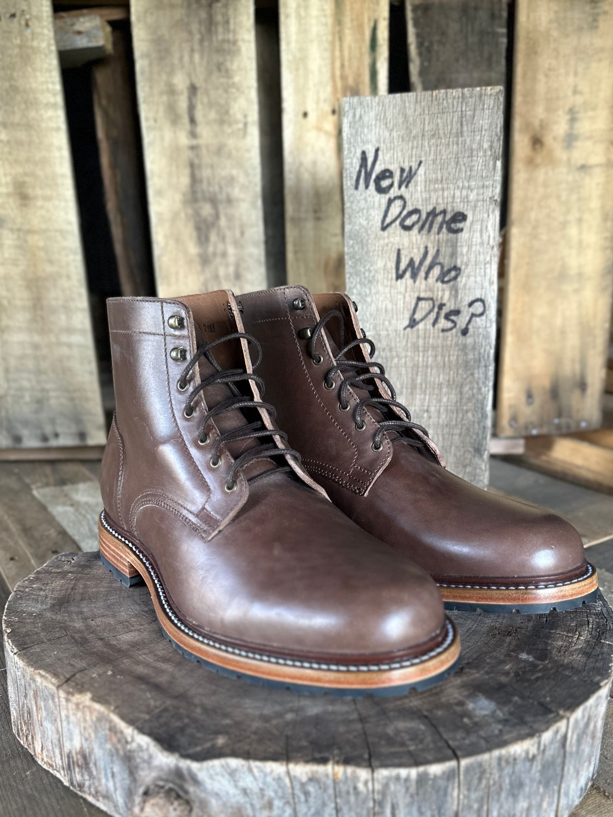 Photo by ChrisoftheW on October 5, 2025 of the Caswell Boot Company Lisbon in Maryam 1071 Horsebutt.