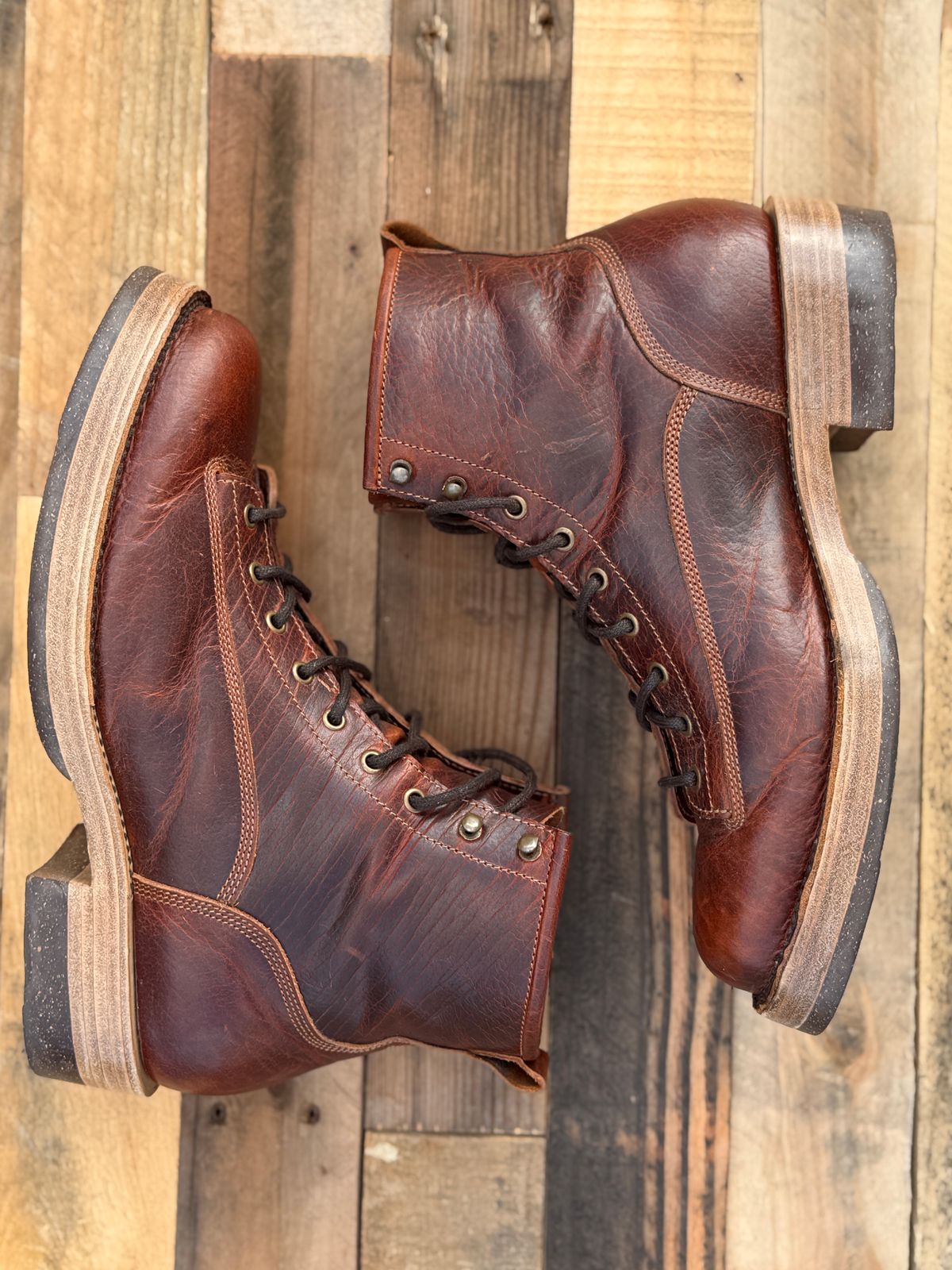 Photo by ChrisoftheW on November 5, 2025 of the Caswell Boot Company Carver in Law Tanning Burnt Chiptan Bison.