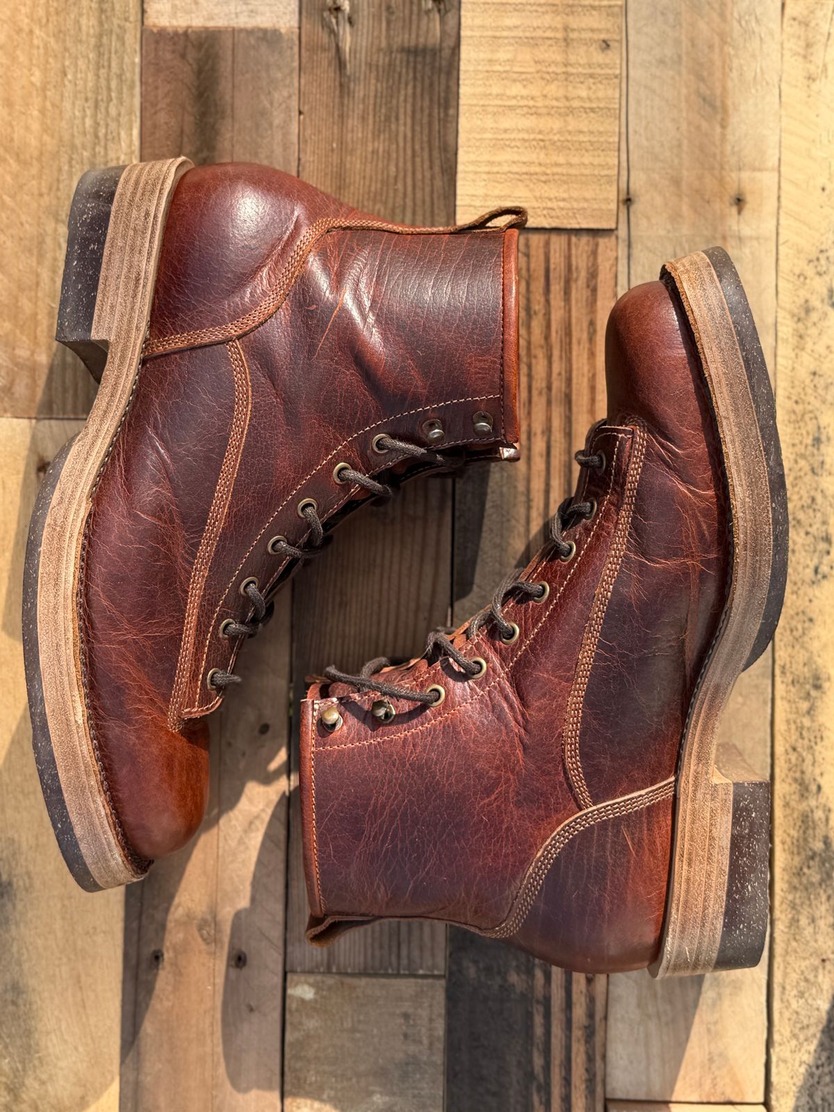 Photo by ChrisoftheW on November 5, 2025 of the Caswell Boot Company Carver in Law Tanning Burnt Chiptan Bison.