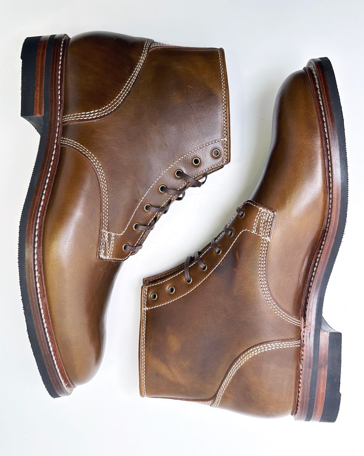Photo by ChrisoftheW on November 2, 2023 of the Caswell Boot Company Lisbon II in Horween Olive Chromexcel.