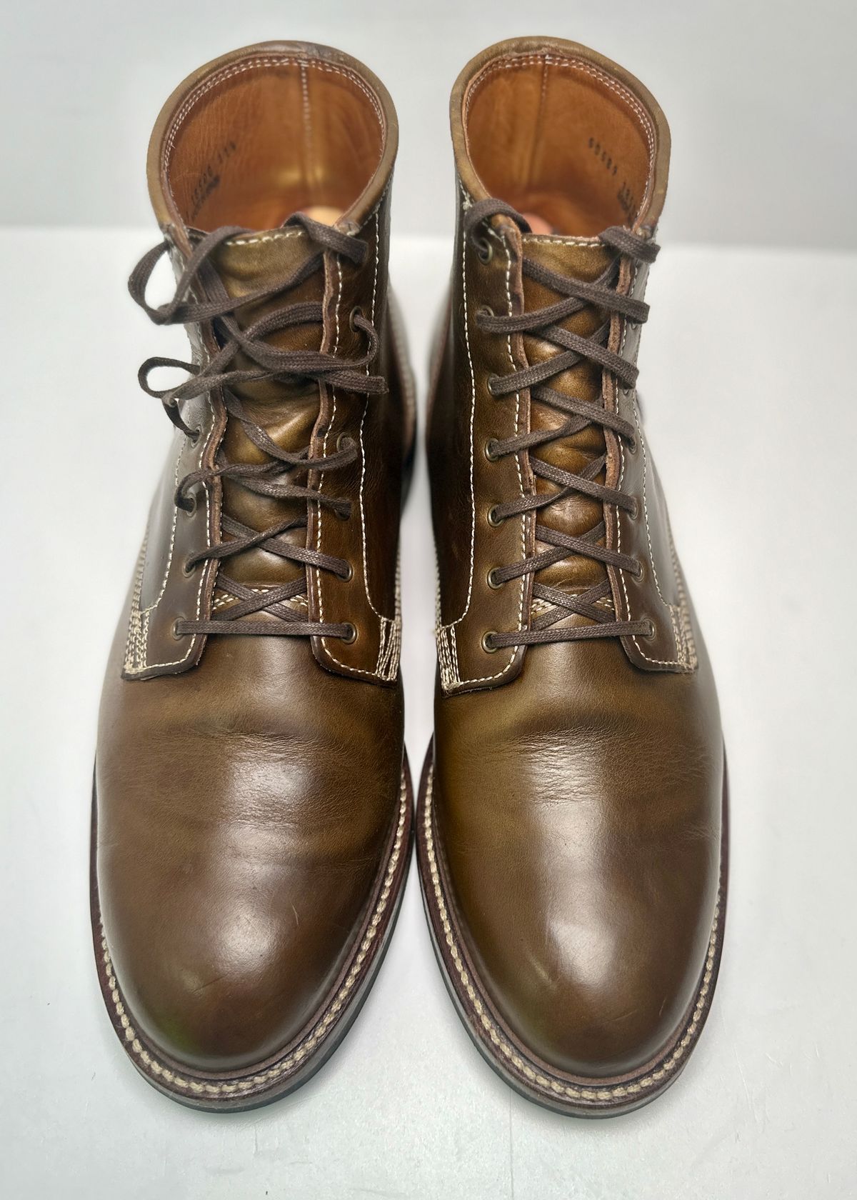 Photo by ChrisoftheW on January 4, 2024 of the Caswell Boot Company Lisbon II in Horween Olive Chromexcel.