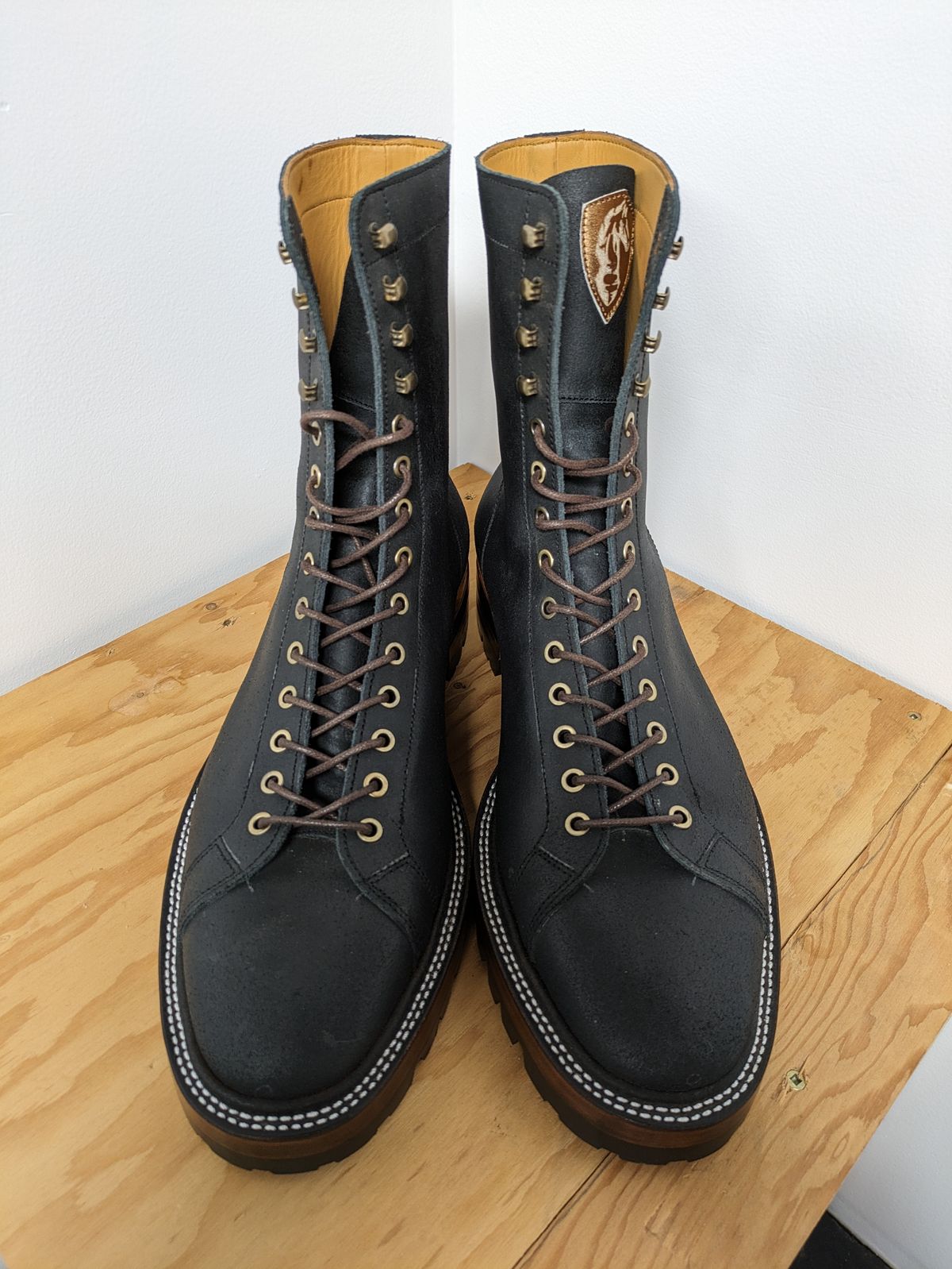 Photo by Dutch_fl on October 6, 2023 of the Prof Barnets Cleon in Indonesian Black Waxed Flesh.