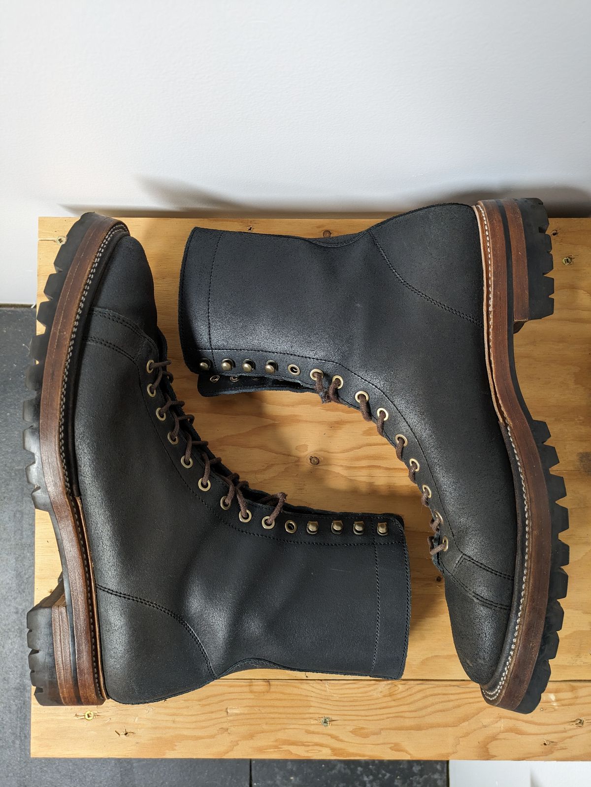 Photo by Dutch_fl on November 4, 2023 of the Prof Barnets Cleon in Indonesian Black Waxed Flesh.