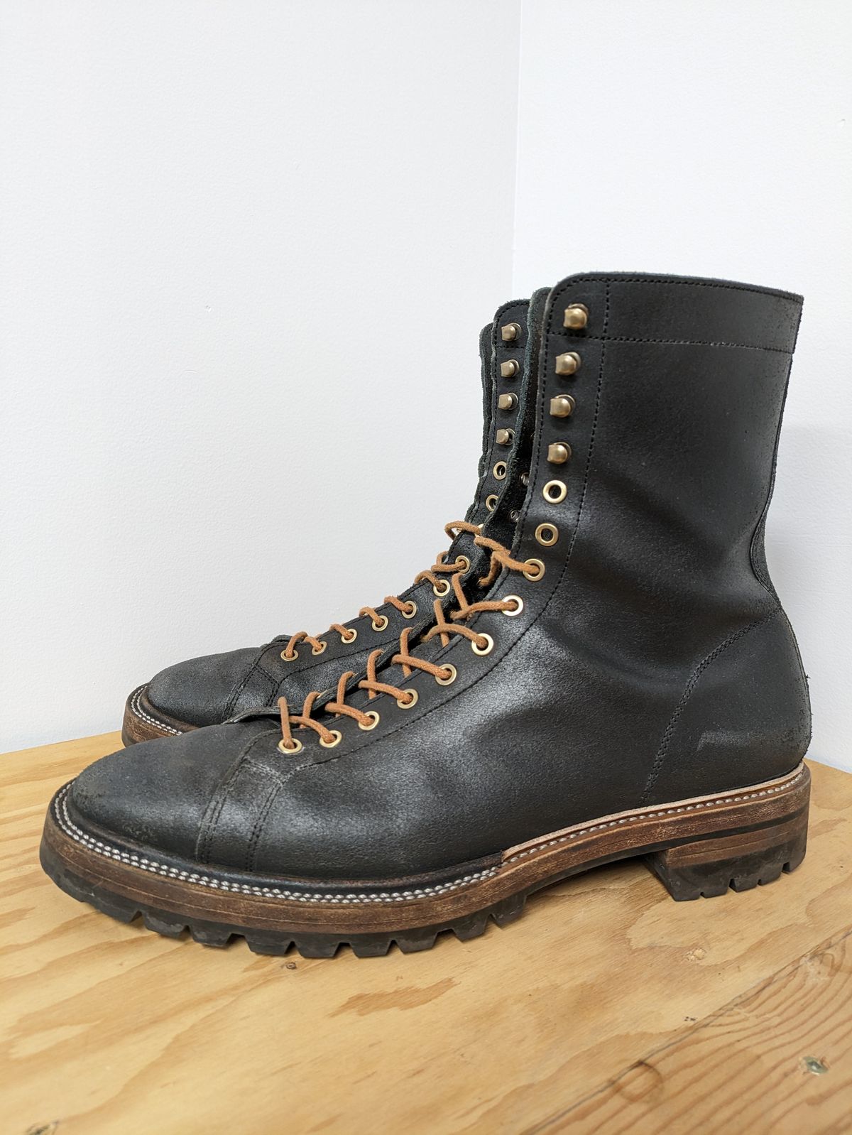 Photo by Dutch_fl on December 5, 2023 of the Prof Barnets Cleon in Indonesian Black Waxed Flesh.