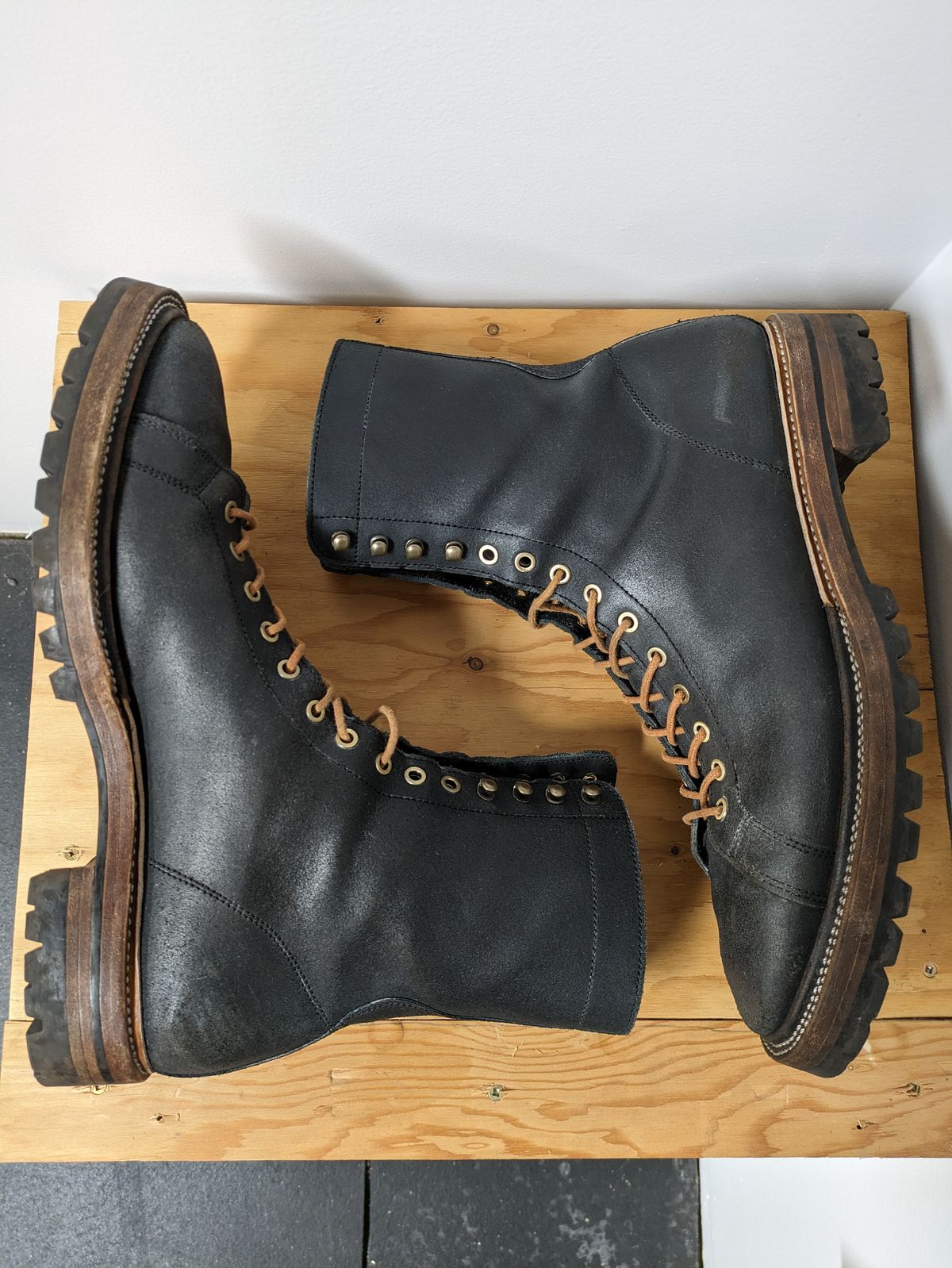 Photo by Dutch_fl on December 5, 2023 of the Prof Barnets Cleon in Indonesian Black Waxed Flesh.