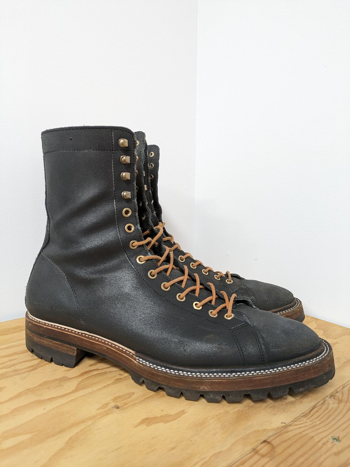 Photo by Dutch_fl on December 5, 2023 of the Prof Barnets Cleon in Indonesian Black Waxed Flesh.