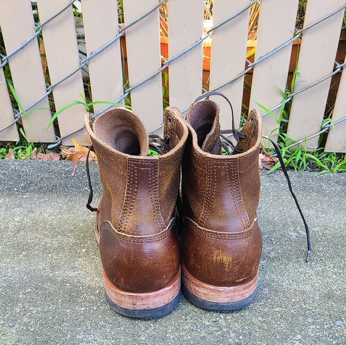 Photo by donyey on January 3, 2024 of the White's MP-Sherman Plain Toe in Horween Cinnamon Waxed Flesh.