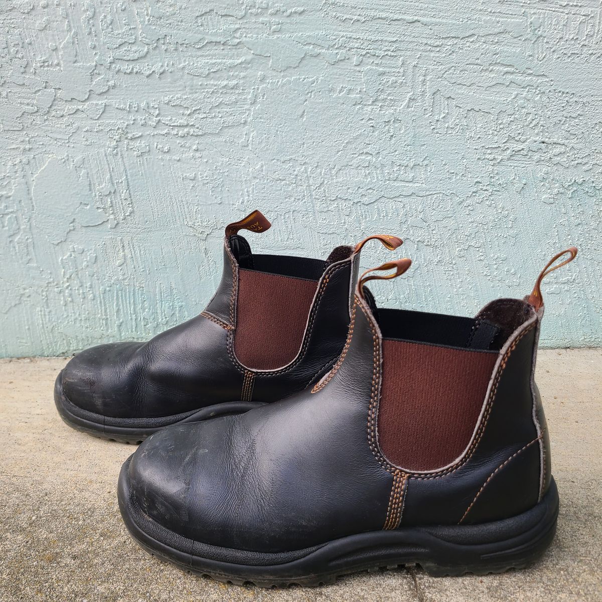 Photo by donyey on January 5, 2025 of the Blundstone 172 in Stout Brown.