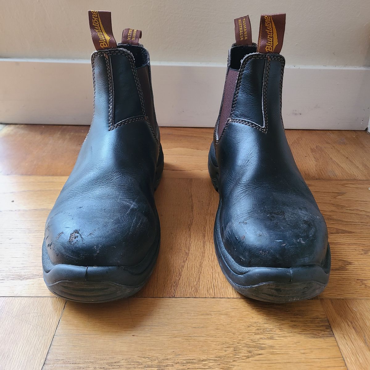 Photo by donyey on March 5, 2025 of the Blundstone 172 in Stout Brown.