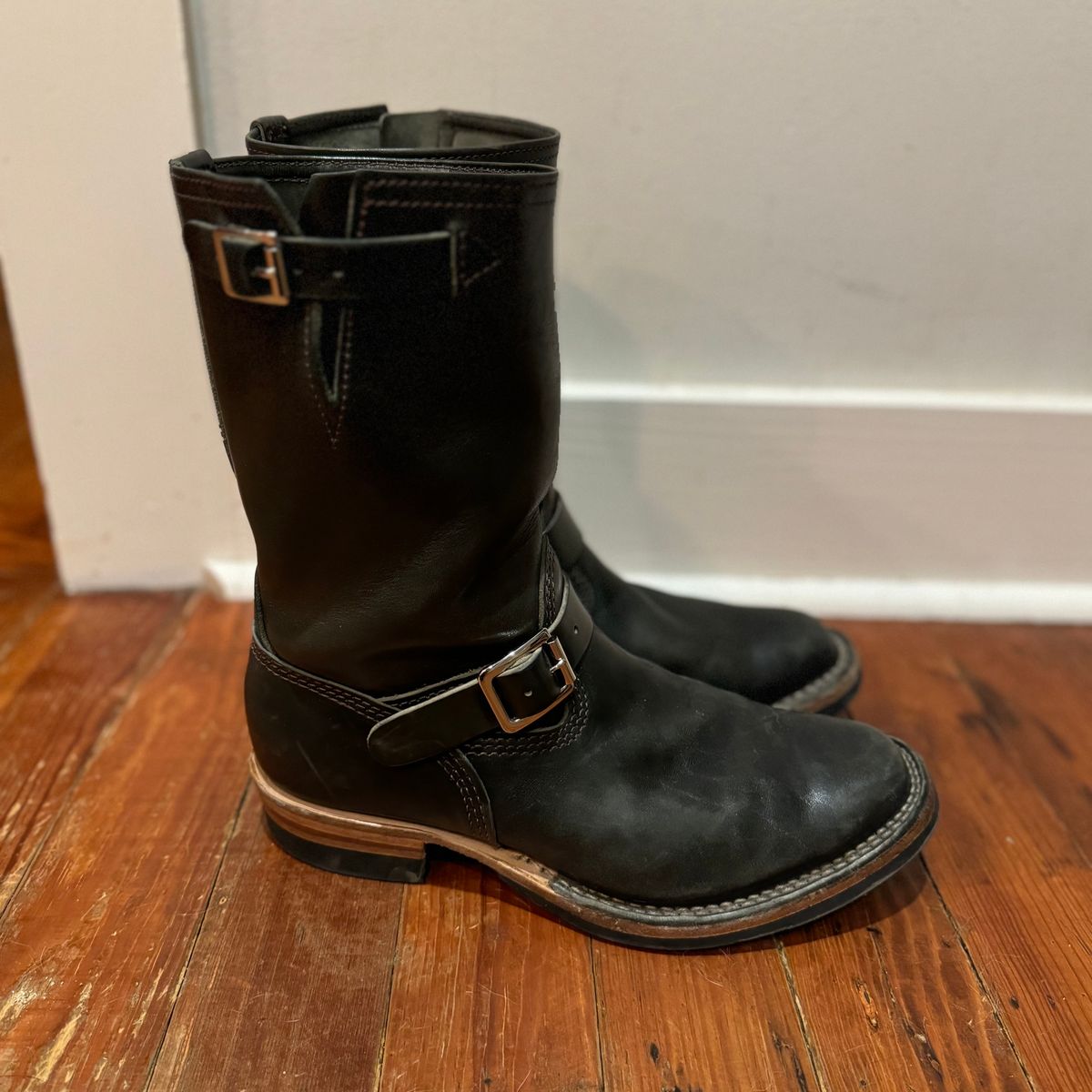 Photo by sthilburn on December 6, 2024 of the Wesco Mister Lou in Maryam Petrolio Waxed Black Horsehide.