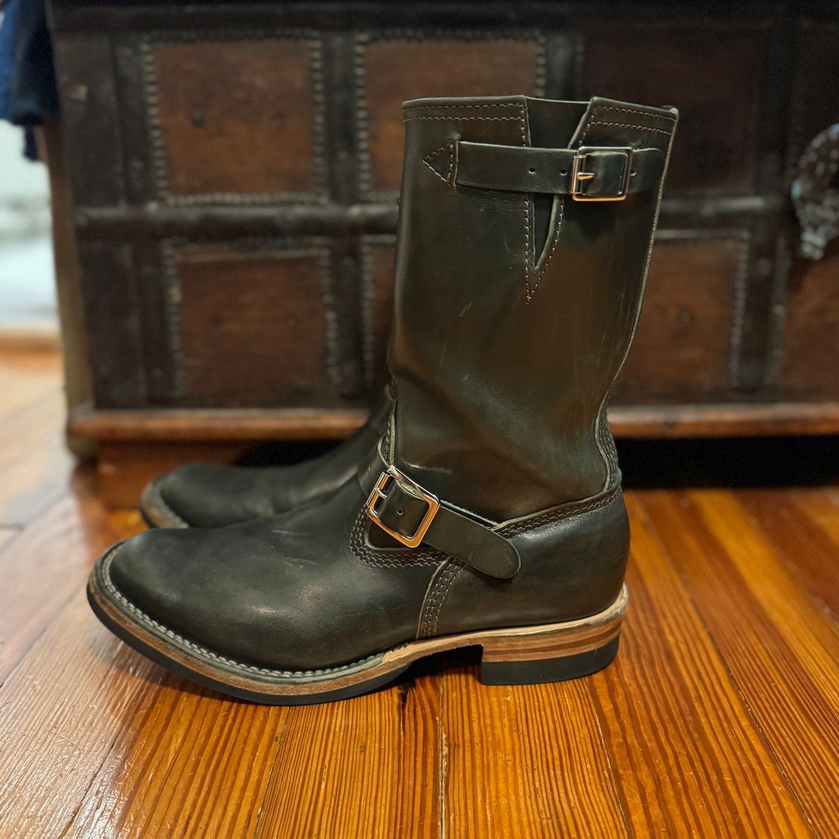 Photo by sthilburn on January 6, 2025 of the Wesco Mister Lou in Maryam Petrolio Waxed Black Horsehide.