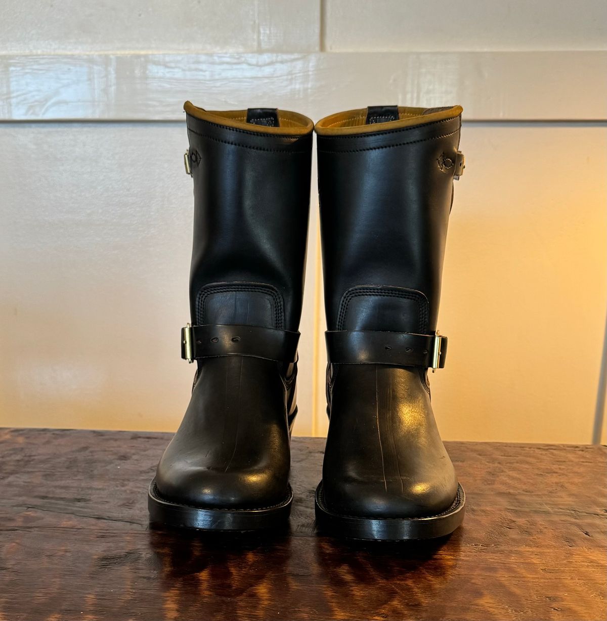 Photo by sthilburn on November 3, 2023 of the Role Club Engineer Boots in Horween Black Chromexcel Horsehide.