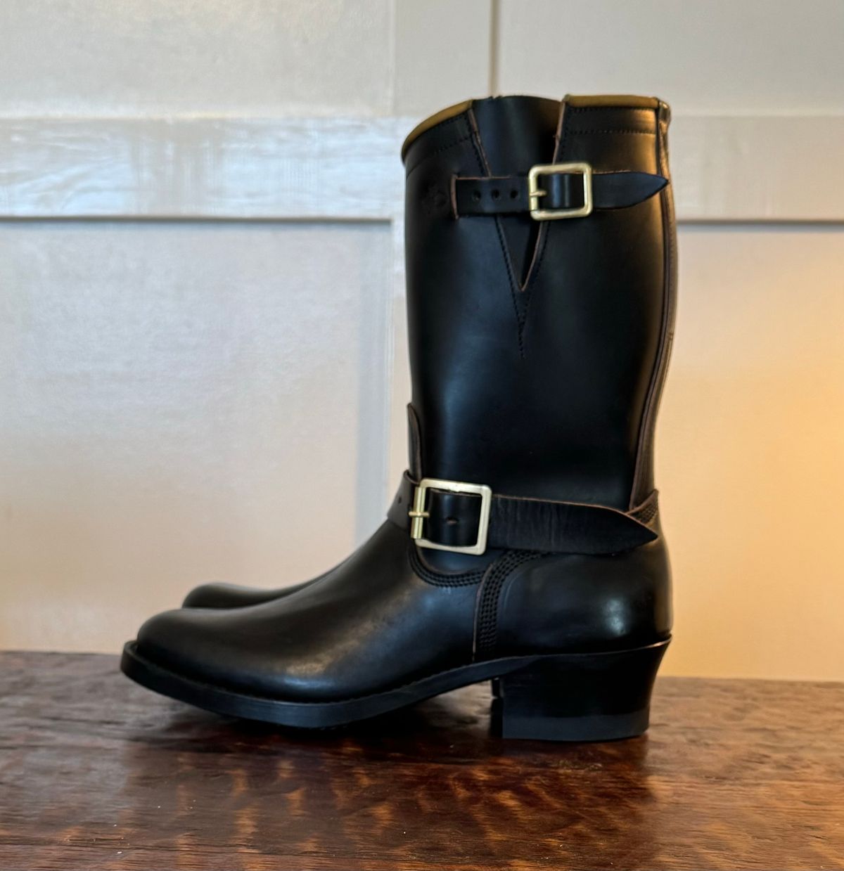 Photo by sthilburn on November 3, 2023 of the Role Club Engineer Boots in Horween Black Chromexcel Horsehide.