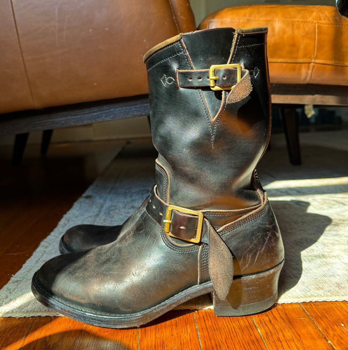 Photo by sthilburn on February 5, 2024 of the Role Club Engineer Boots in Horween Black Chromexcel Horsehide.