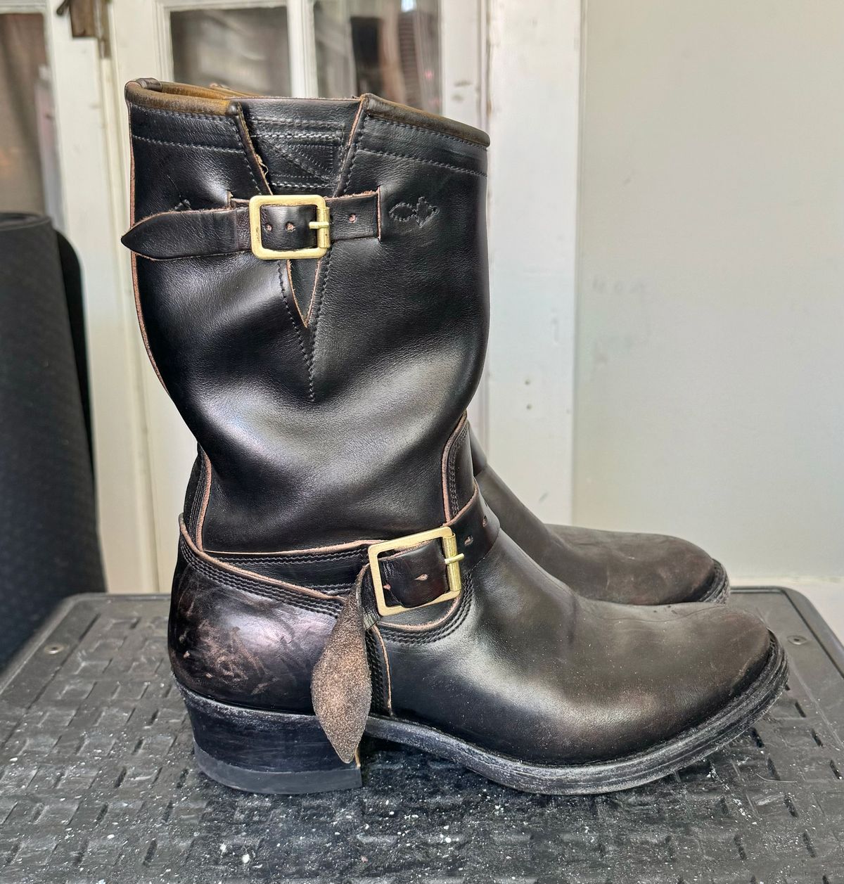 Photo by sthilburn on April 5, 2024 of the Role Club Engineer Boots in Horween Black Chromexcel Horsehide.