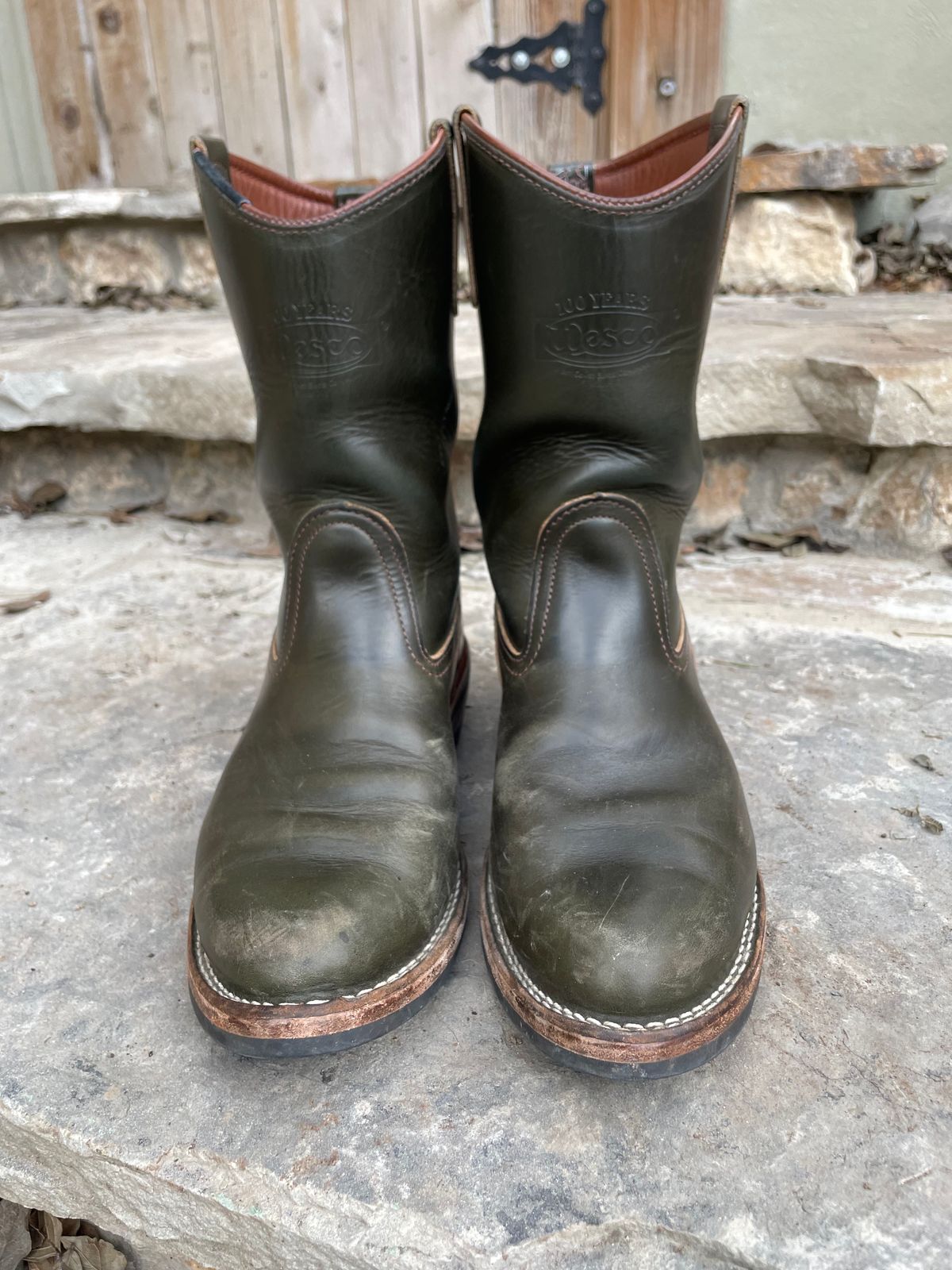 Photo by sthilburn on January 5, 2023 of the Wesco Morrison in Horween Olive Chromexcel.